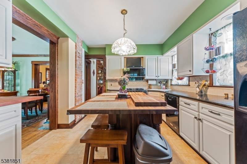 Bound Brook Boro, New Jersey, 08805, United States, 5 Bedrooms Bedrooms, ,3 BathroomsBathrooms,Residential,For Sale,1938545