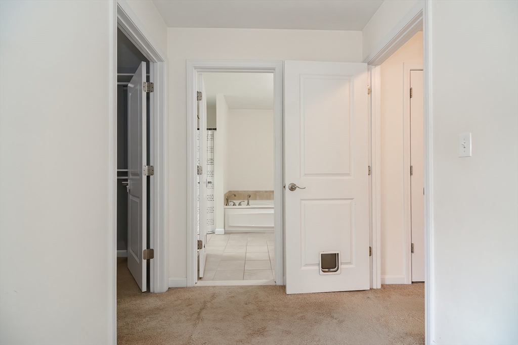 Rockland, Massachusetts, 02370, United States, 4 Bedrooms Bedrooms, ,3 BathroomsBathrooms,Residential,For Sale,1942802