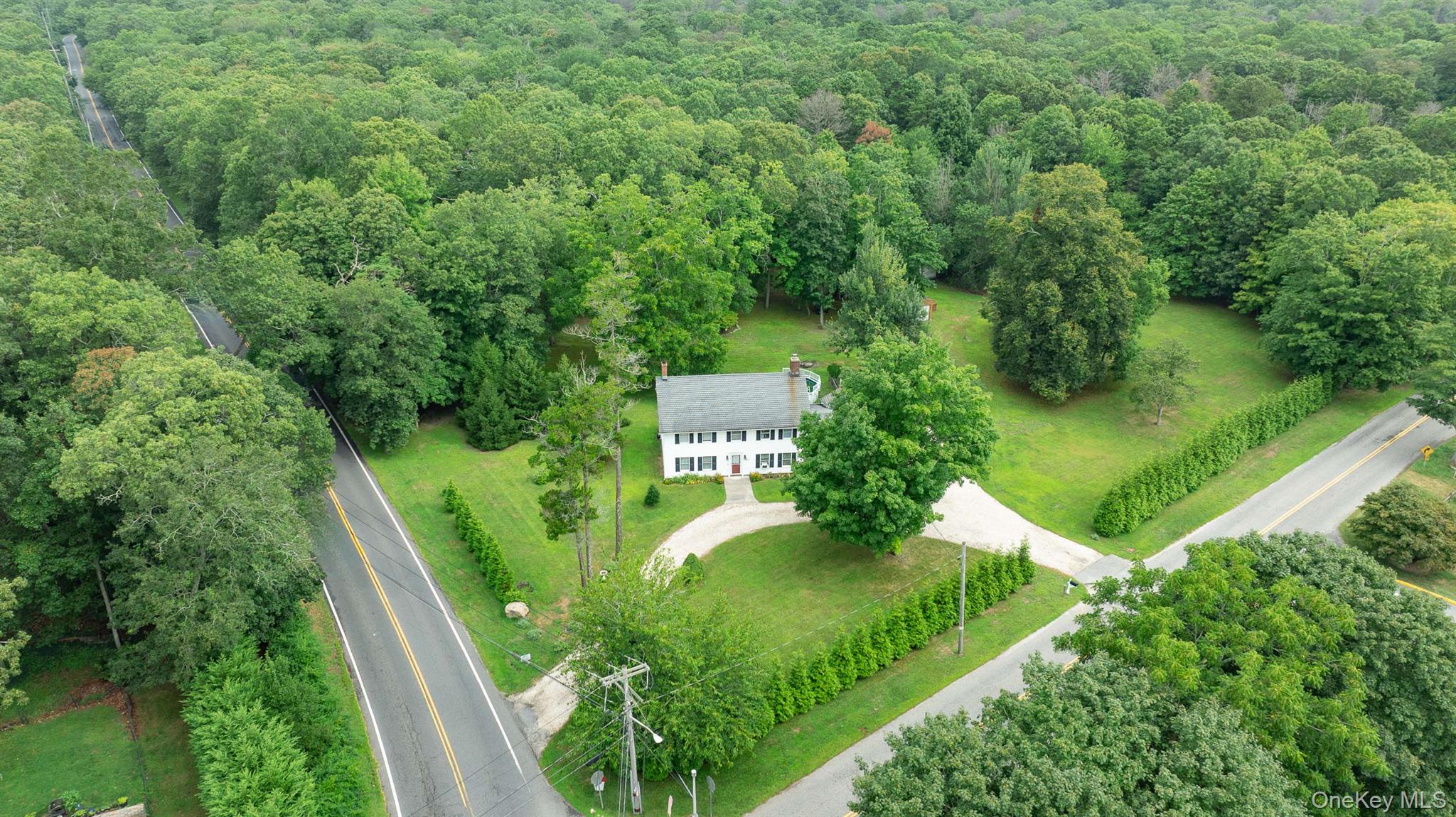 Manorville, New York, 11949, United States, 4 Bedrooms Bedrooms, ,2 BathroomsBathrooms,Residential,For Sale,1917125