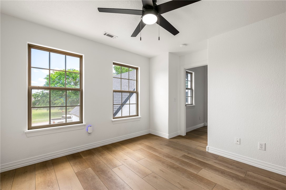 Fayetteville, Arkansas, 72701, United States, 4 Bedrooms Bedrooms, ,3 BathroomsBathrooms,Residential,For Sale,1907520