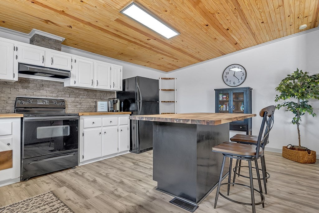 Cobb, Georgia, 31015, United States, 3 Bedrooms Bedrooms, ,2 BathroomsBathrooms,Residential,For Sale,1993846