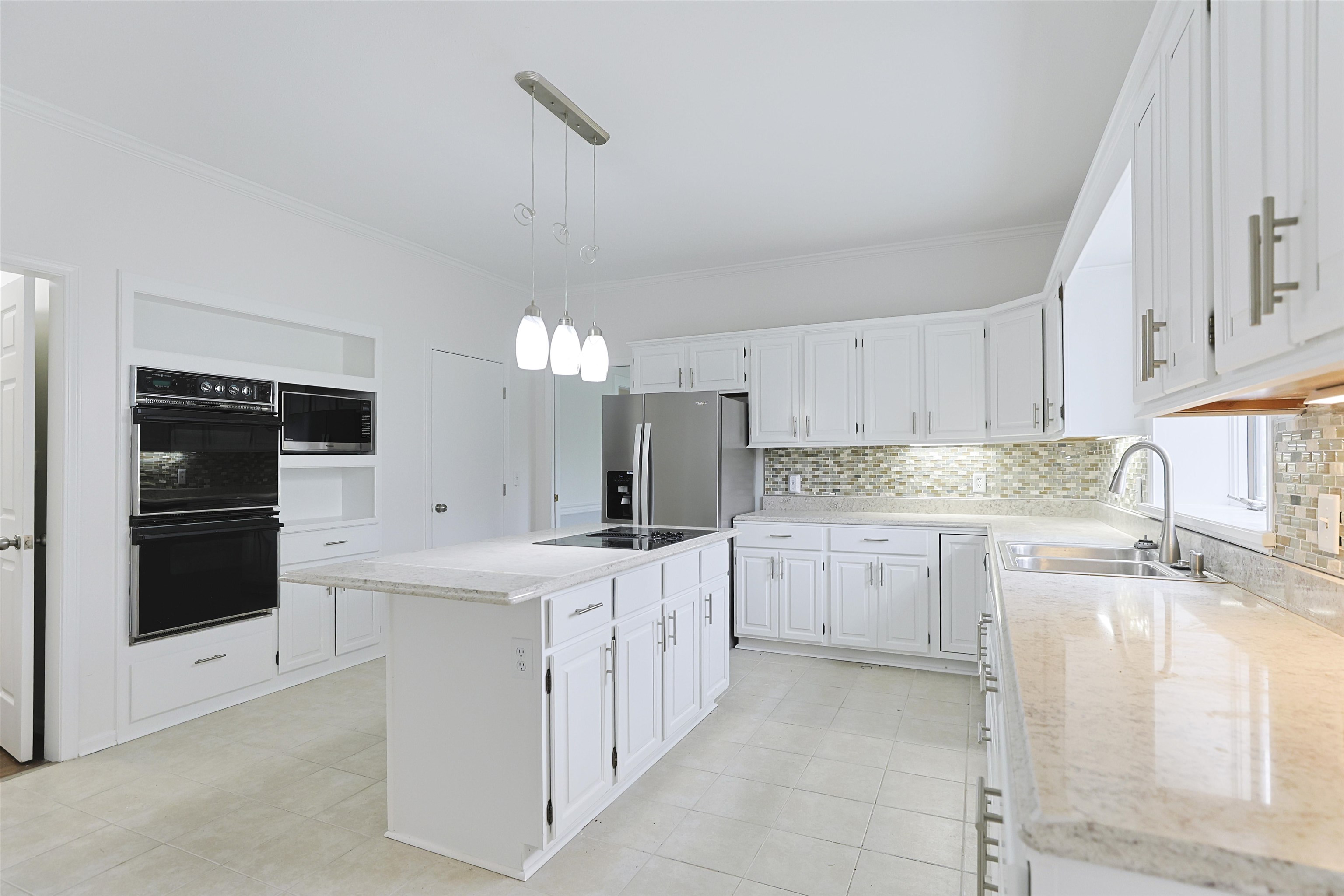 South Bend, Indiana, 46614, United States, 4 Bedrooms Bedrooms, ,4 BathroomsBathrooms,Residential,For Sale,1985327