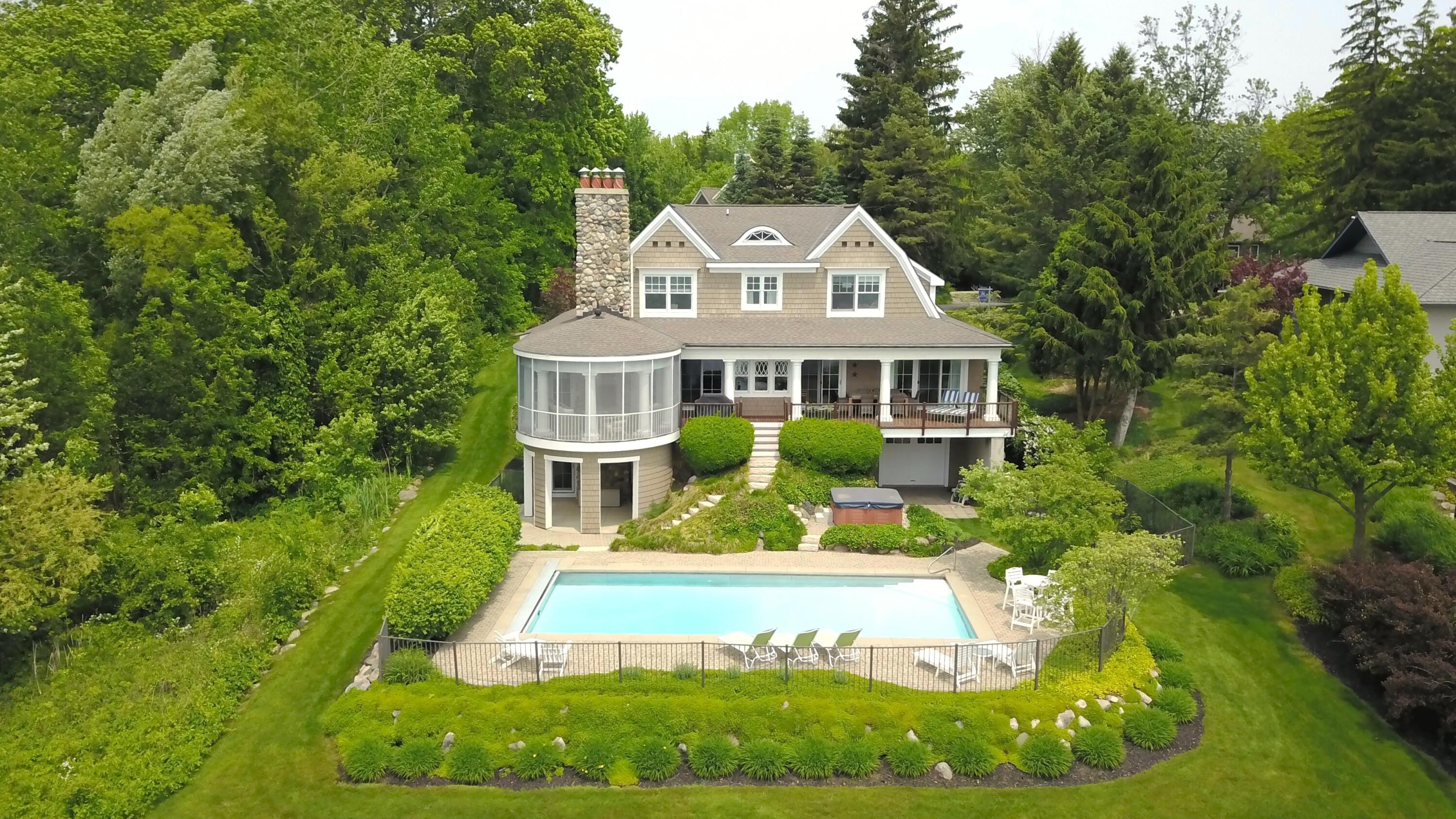 East Grand Rapids, Michigan, 49506, United States, 5 Bedrooms Bedrooms, ,5 BathroomsBathrooms,Residential,For Sale,1933647