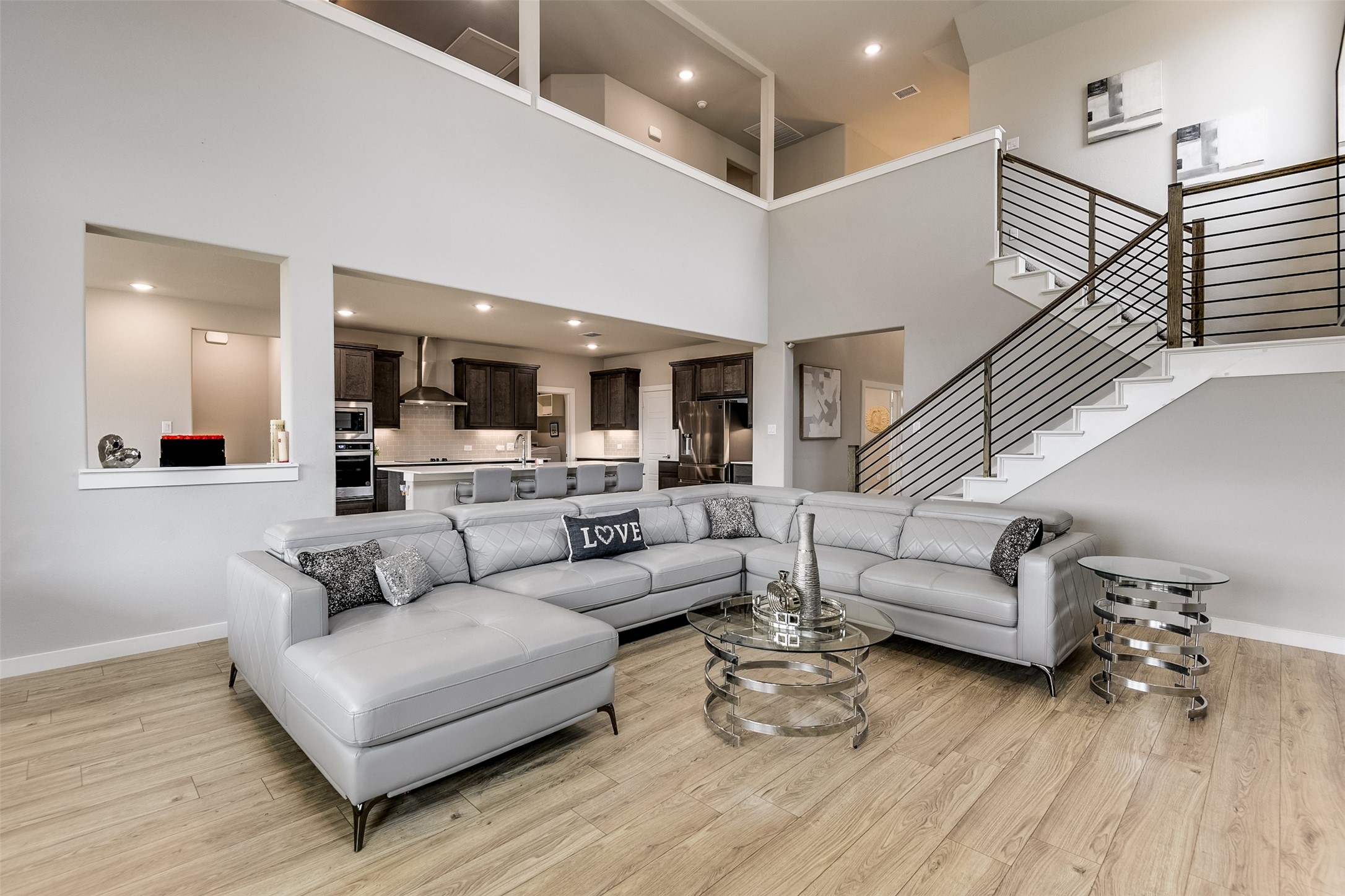 Waxahachie, Texas, 75165, United States, 4 Bedrooms Bedrooms, ,3 BathroomsBathrooms,Residential,For Sale,1925624