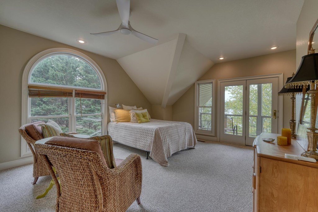 Young Harris, Georgia, 30582, United States, 3 Bedrooms Bedrooms, ,4 BathroomsBathrooms,Residential,For Sale,1975492