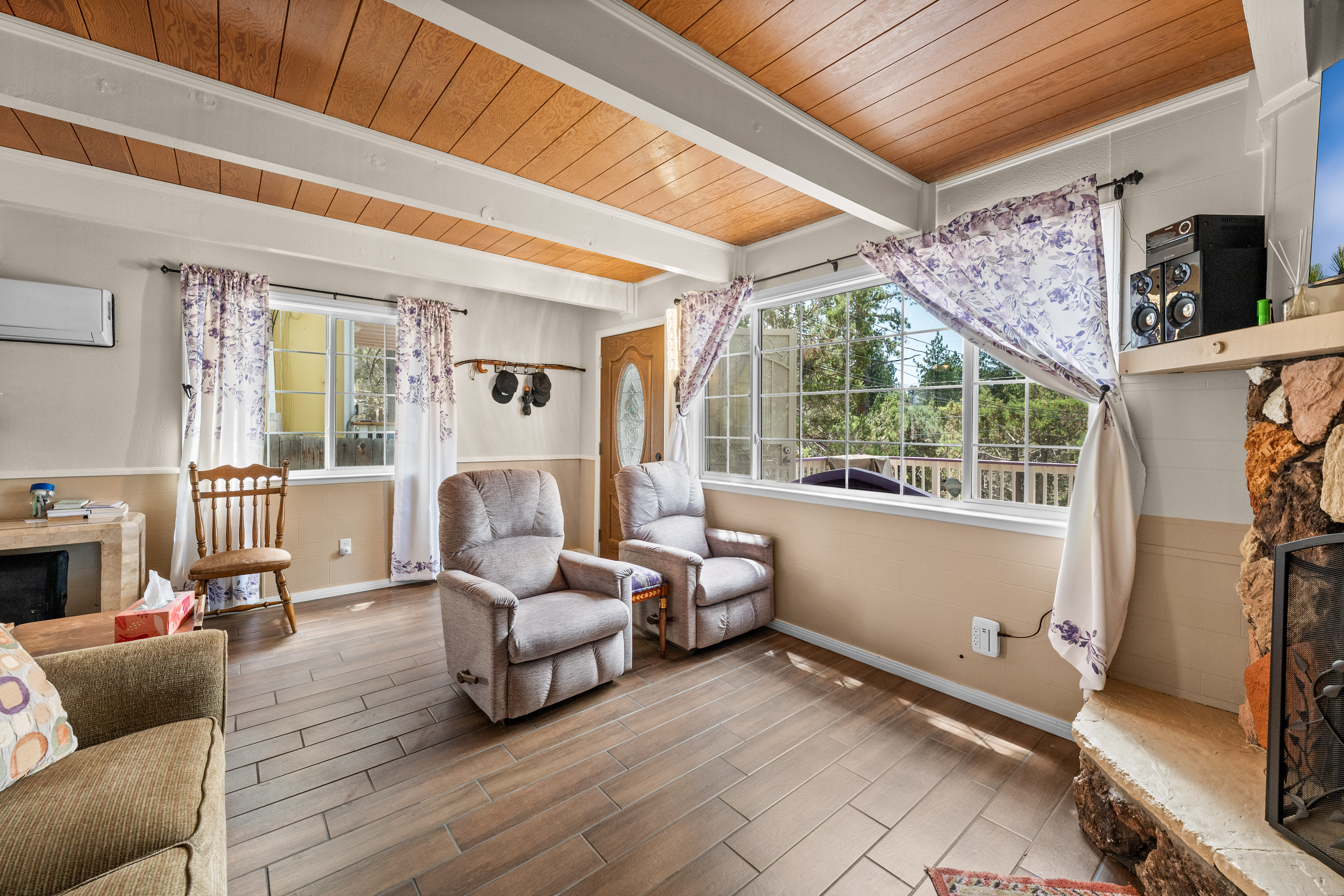  217 Vista Lane , Sugarloaf , CA 92386 - 物件實景