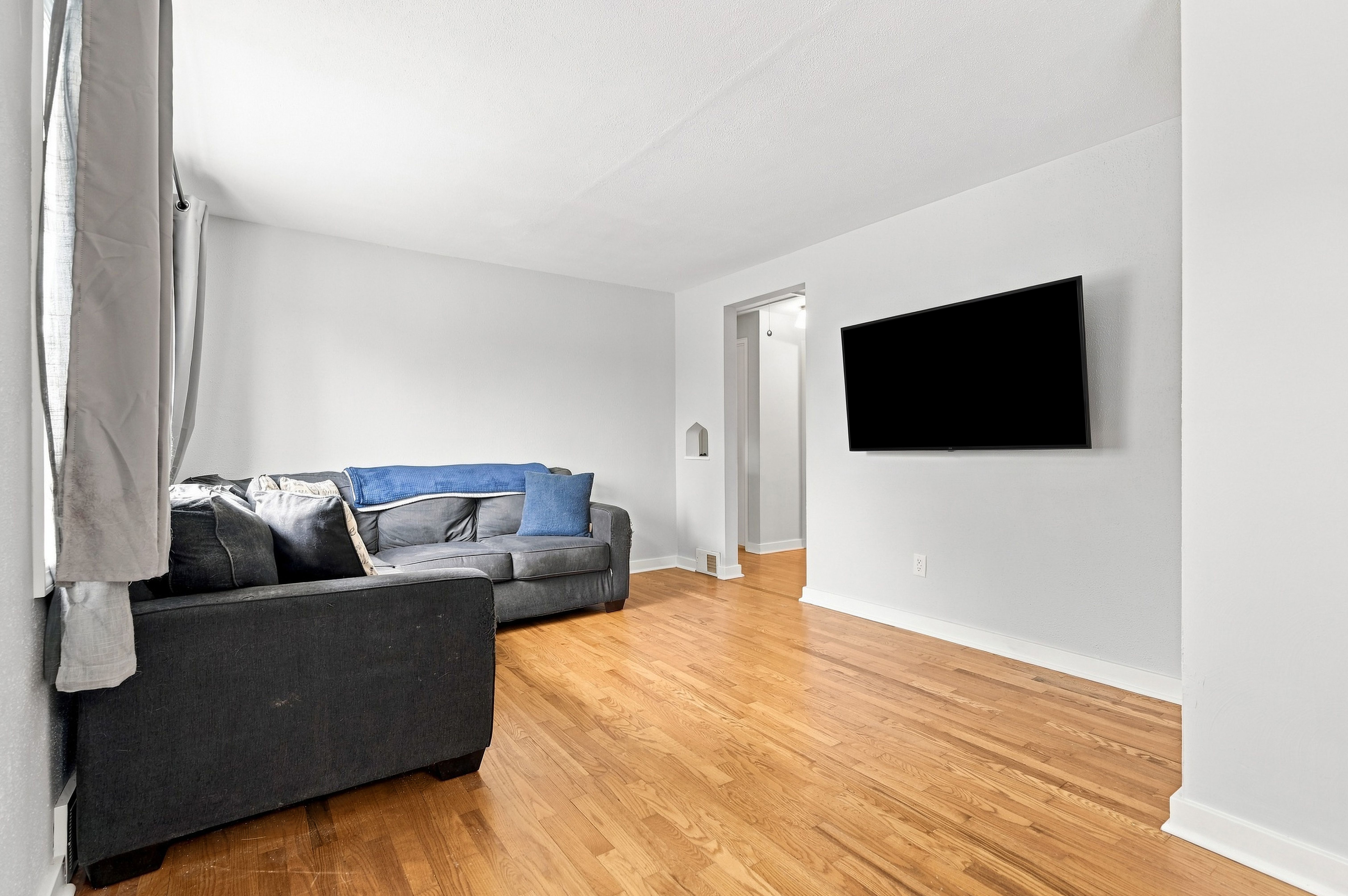  501 Sunnyland Avenue, Pittsburgh, PA 15227 - 物件實景