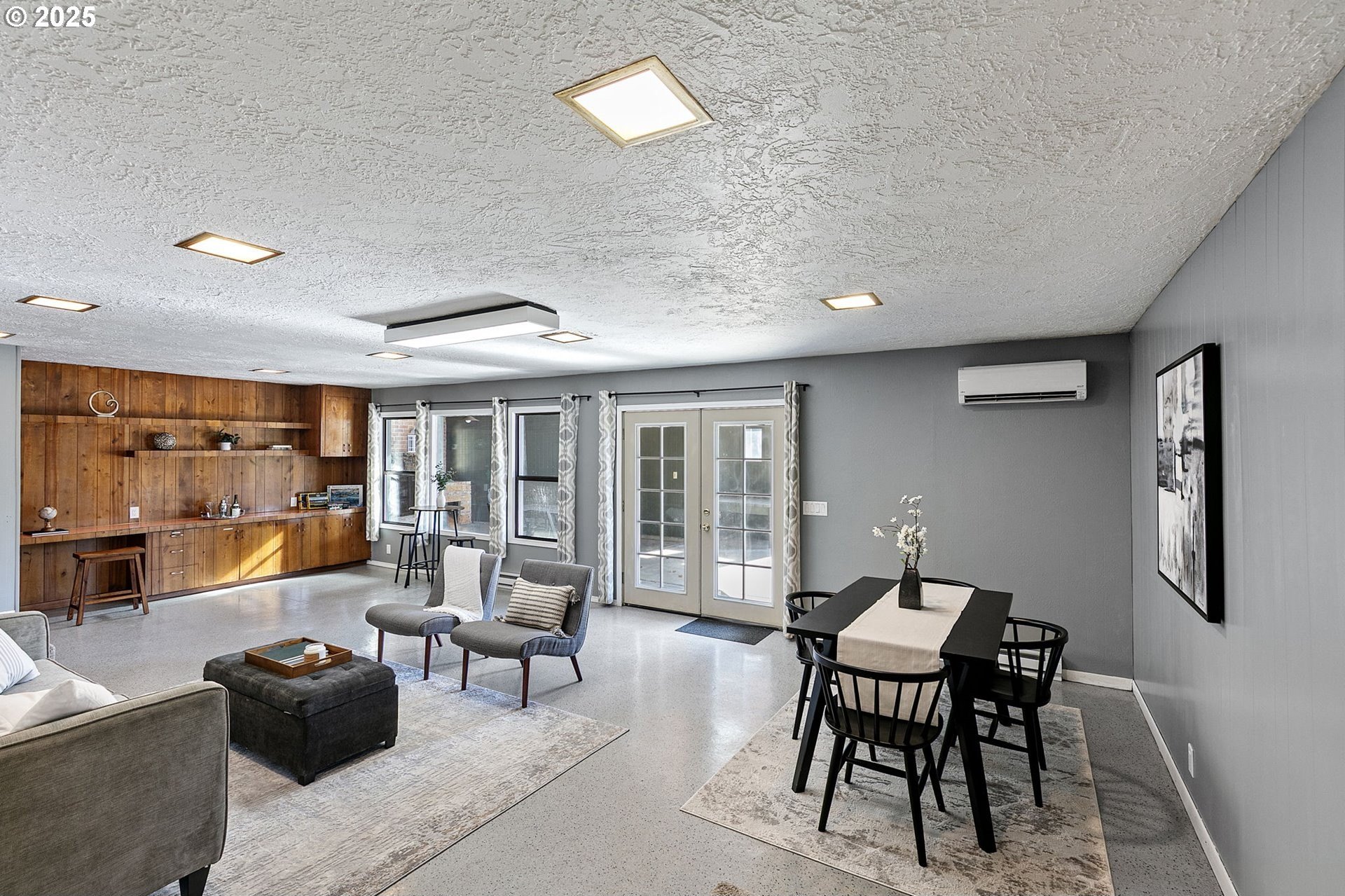 Springfield, Oregon, 97477, United States, 4 Bedrooms Bedrooms, ,2 BathroomsBathrooms,Residential,For Sale,1918433