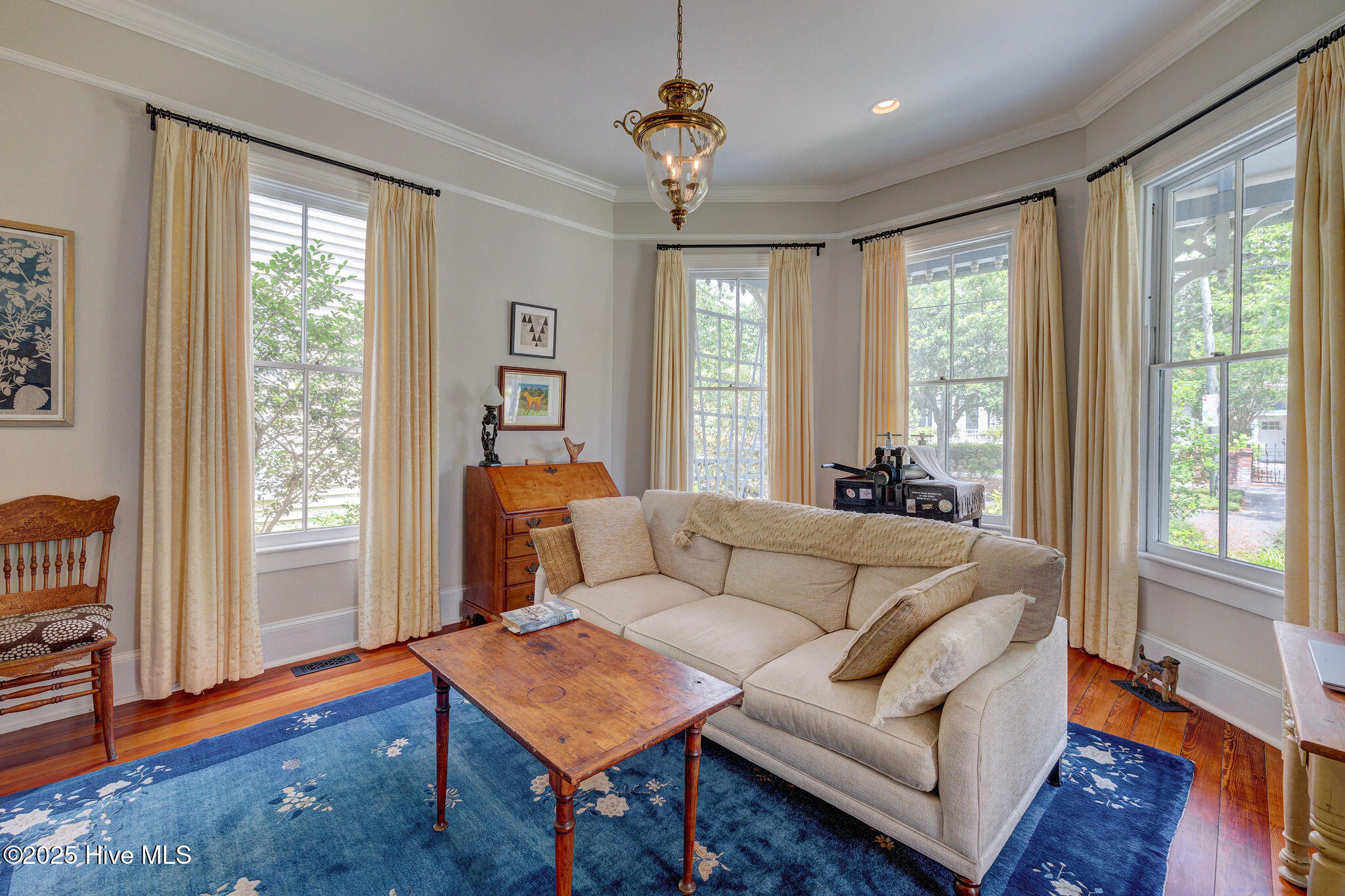 Wilmington, North Carolina, 28401, United States, 4 Bedrooms Bedrooms, ,3 BathroomsBathrooms,Residential,For Sale,1874502