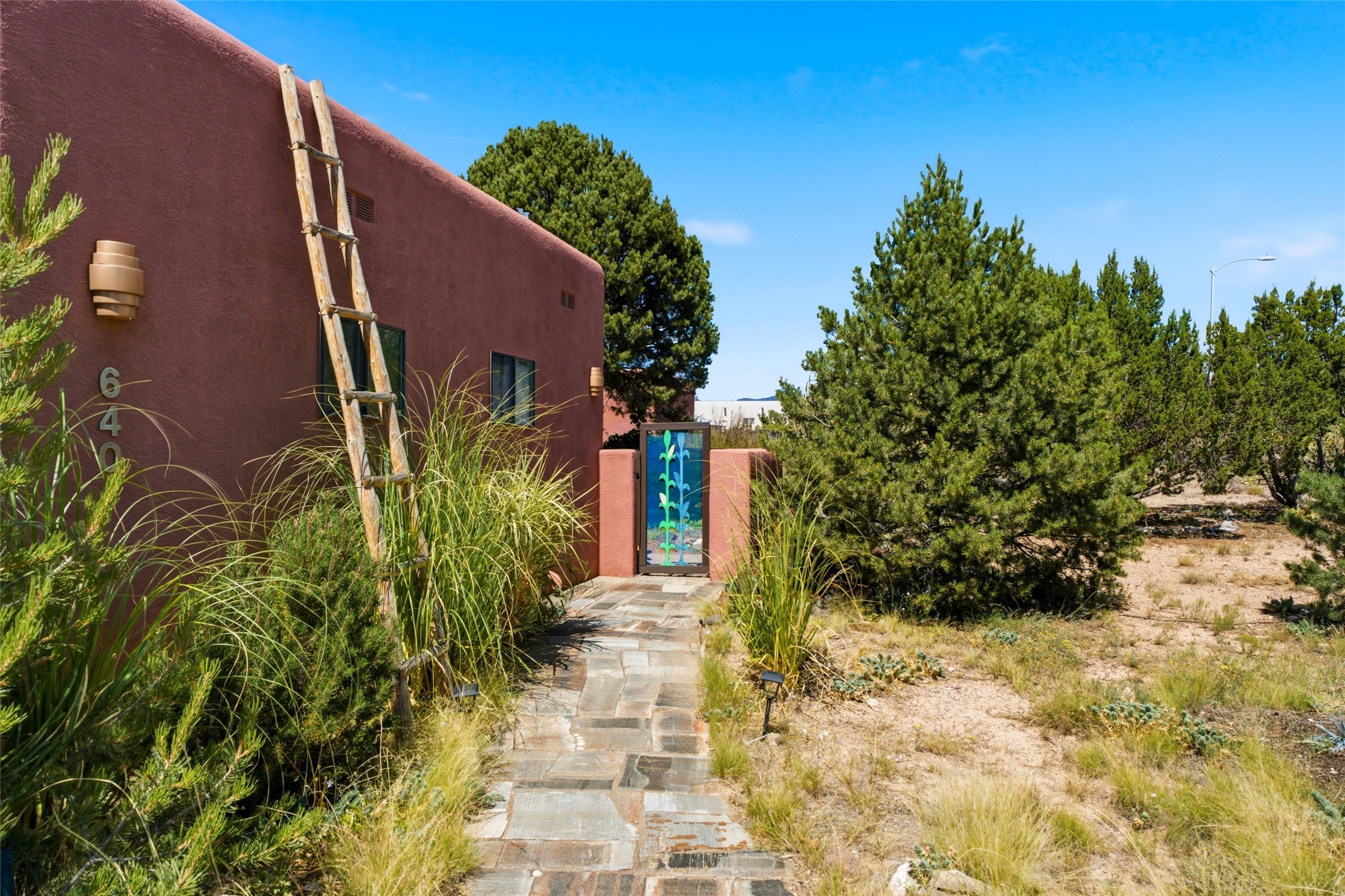  6401 Vooscane Avenue - 物件實景