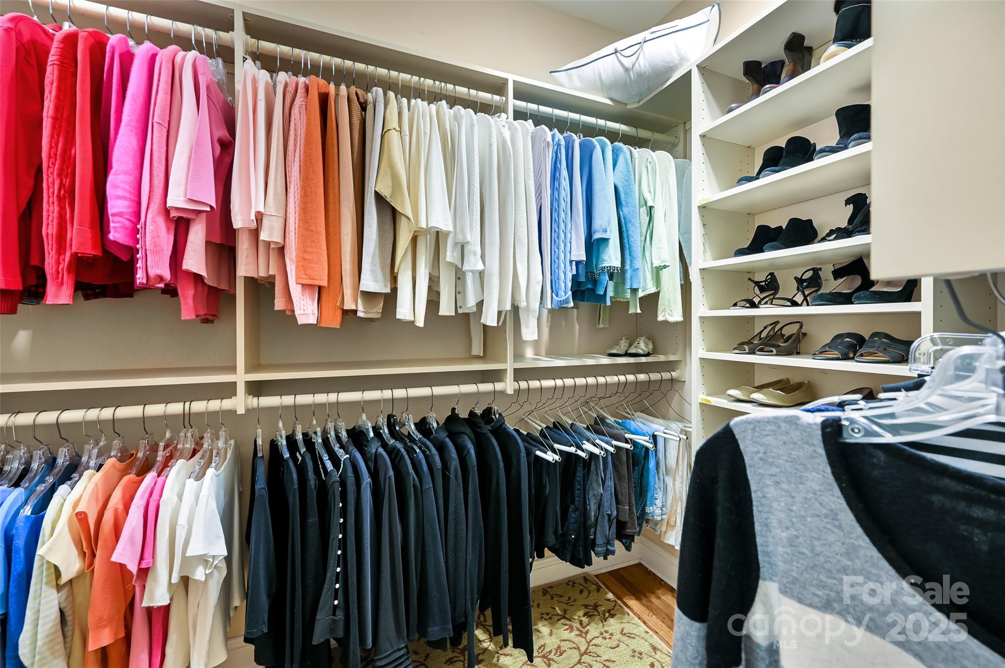 Hendersonville, North Carolina, 28739, United States, 4 Bedrooms Bedrooms, ,3 BathroomsBathrooms,Residential,For Sale,1992050