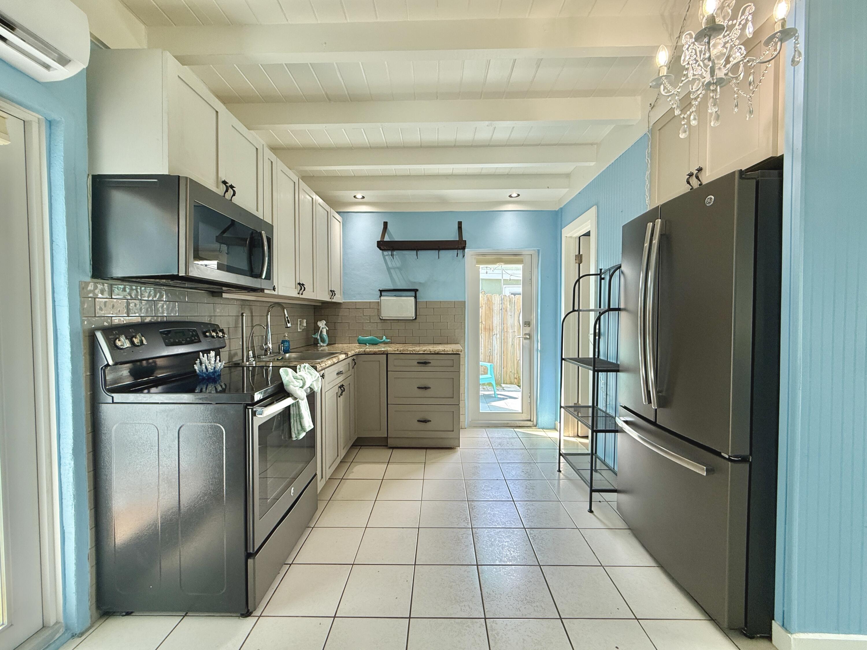 KEY LARGO, Florida, 33037, United States, 1 Bedroom Bedrooms, ,1 BathroomBathrooms,Residential,For Sale,1827867