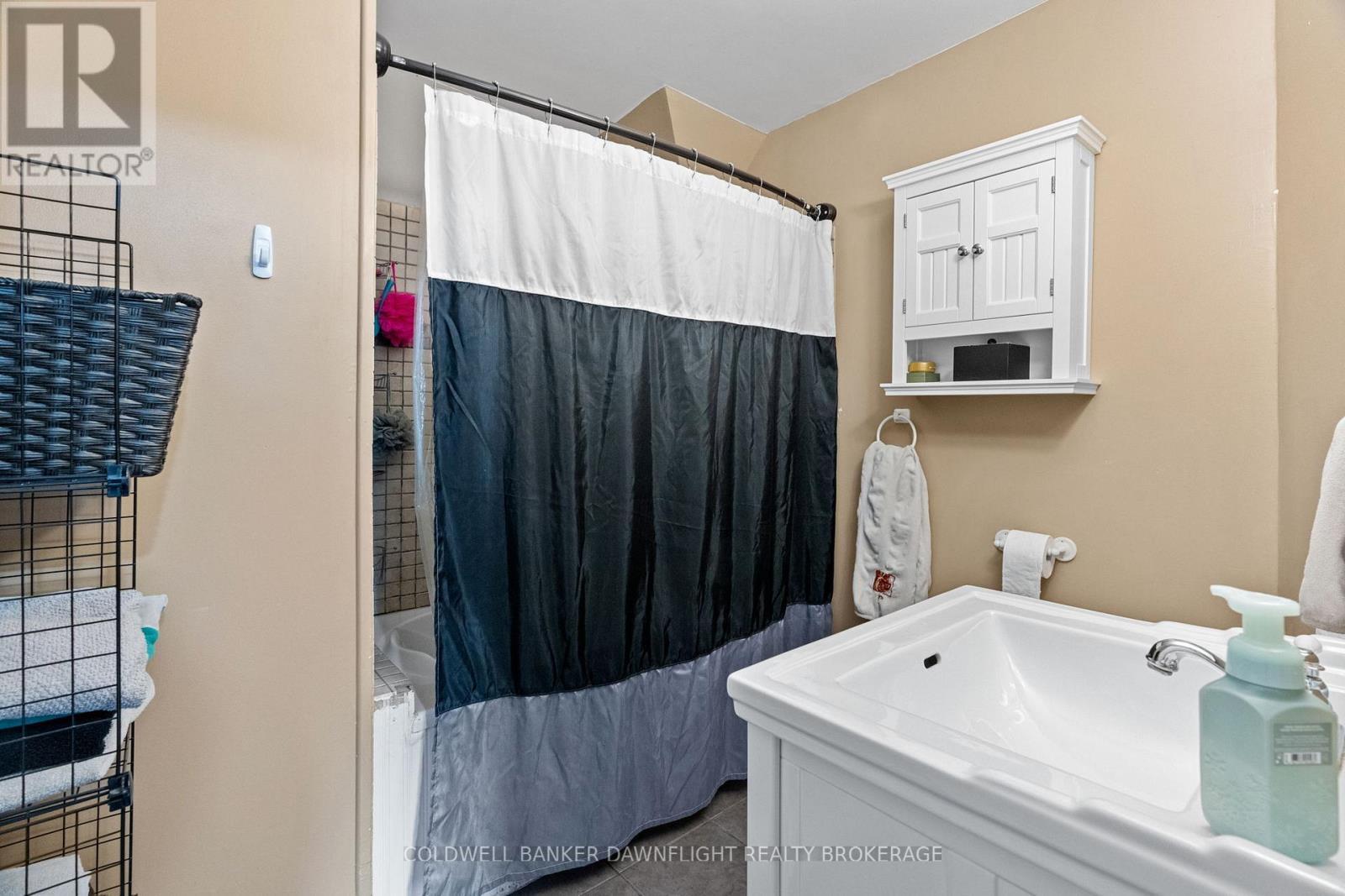 SOUTH HURON (EXETER), Ontario, N0M 1S1, CA, 3 Bedrooms Bedrooms, ,1 BathroomBathrooms,Residential,For Sale,1892887