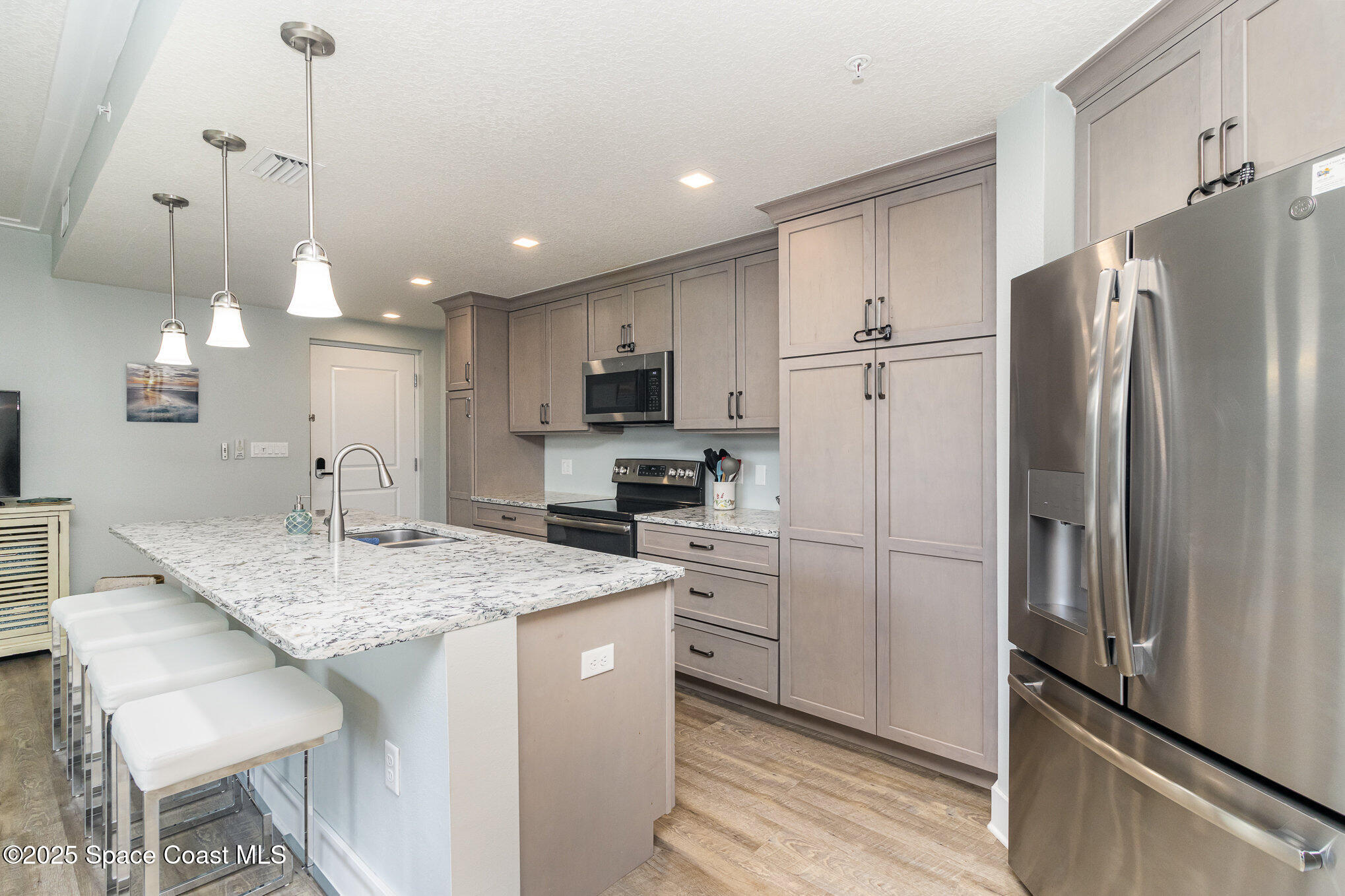 Cocoa Beach, Florida, 32931, United States, 2 Bedrooms Bedrooms, ,2 BathroomsBathrooms,Residential,For Sale,1975351