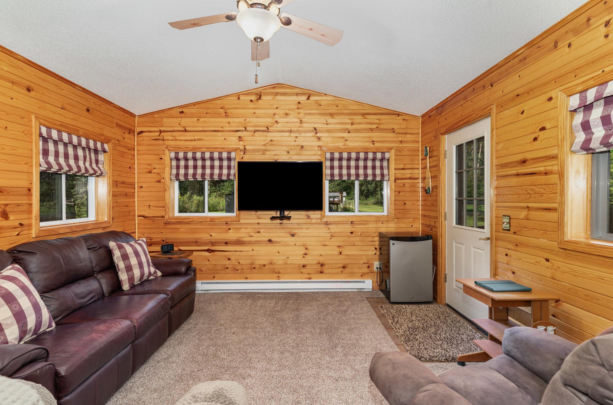 Lakeville, Minnesota, 55044, United States, 5 Bedrooms Bedrooms, ,1 BathroomBathrooms,Residential,For Sale,1989528