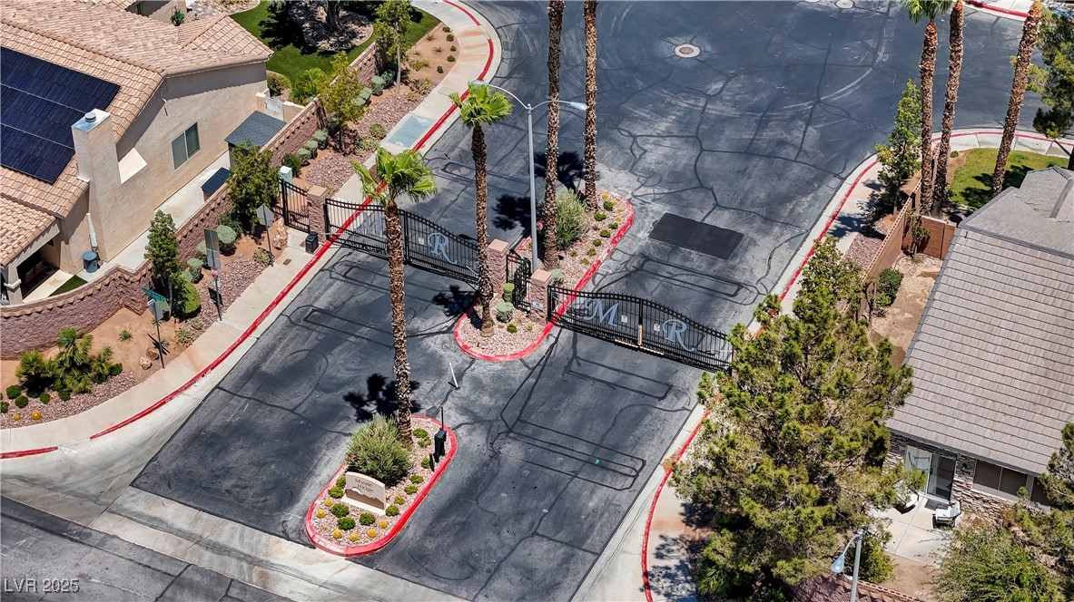 Henderson, Nevada, 89052, United States, 5 Bedrooms Bedrooms, ,2 BathroomsBathrooms,Residential,For Sale,1897207