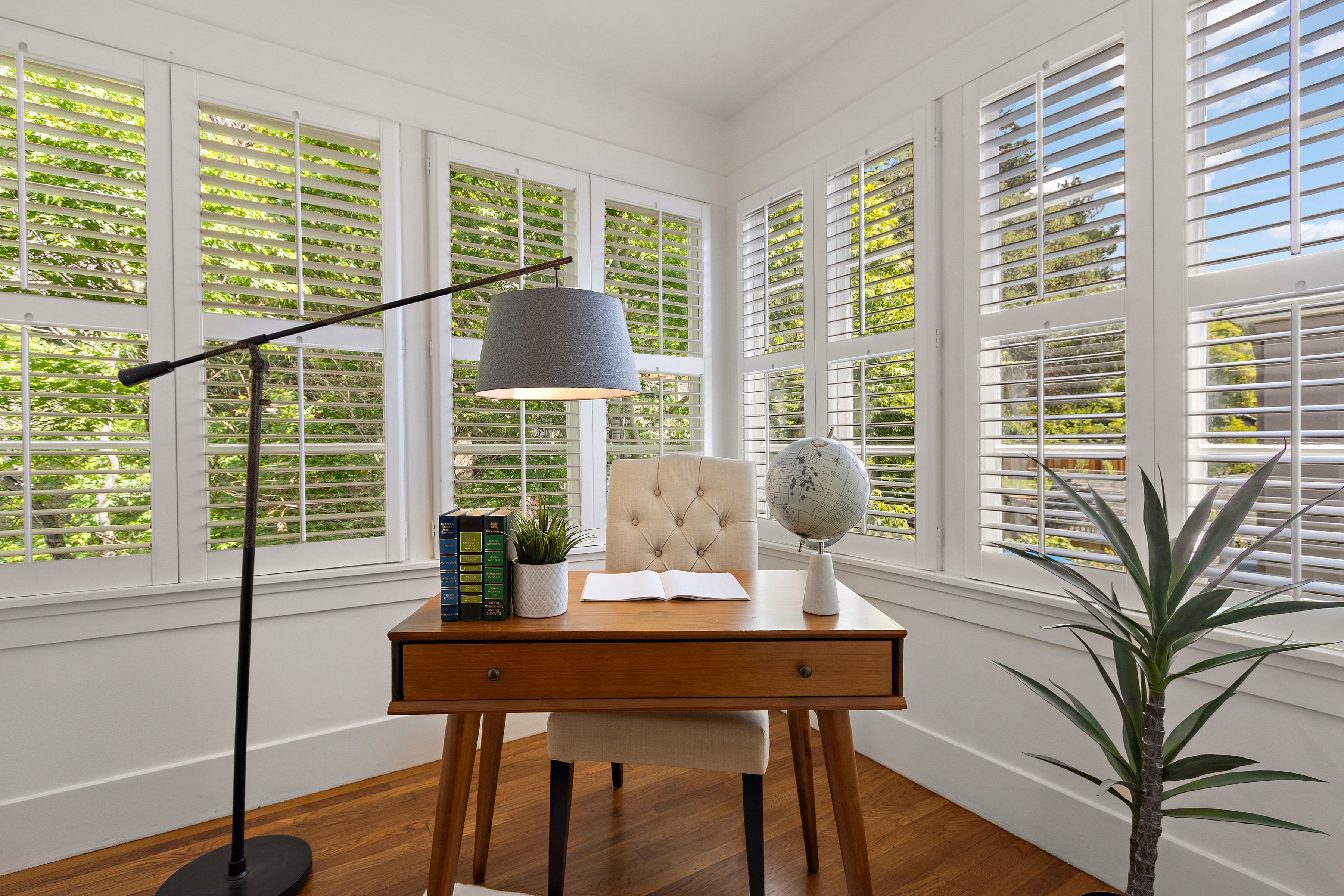  Classic Character Meets Modern Comfort in Crocker Highlands - 物件實景