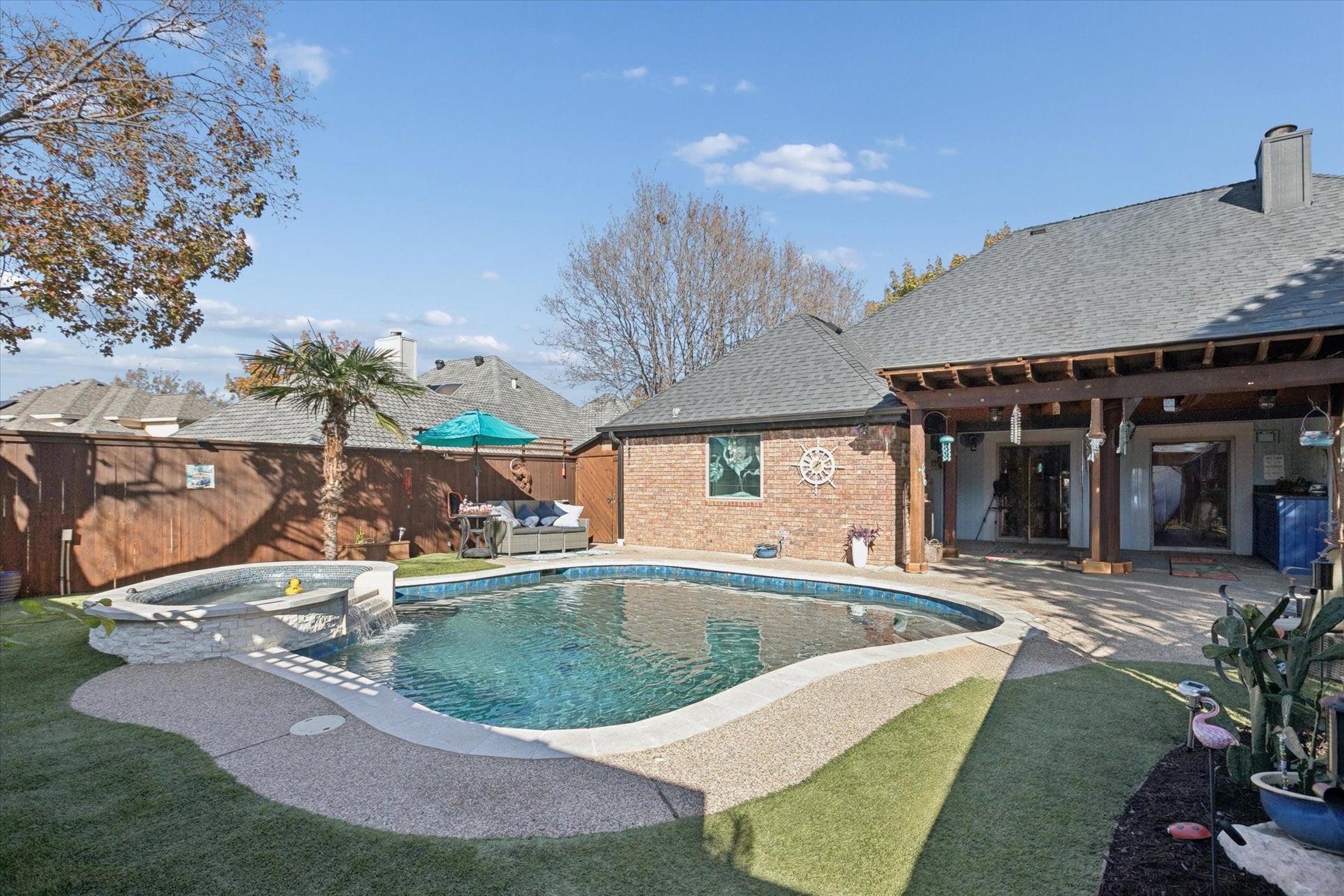 Hurst, Texas, 76054, United States, 3 Bedrooms Bedrooms, ,2 BathroomsBathrooms,Residential,For Sale,2005919