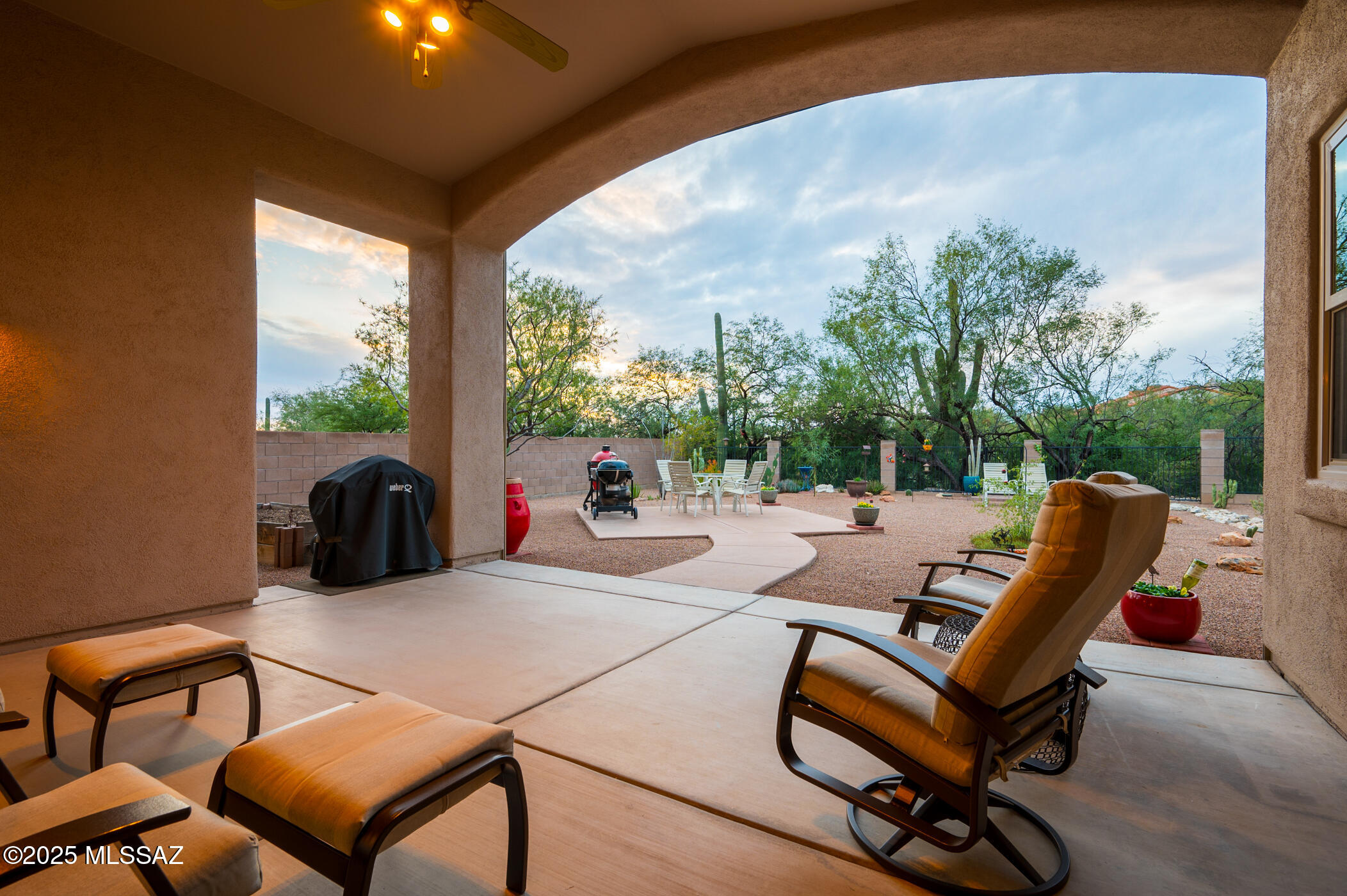 Tucson, Arizona, 85749, United States, 3 Bedrooms Bedrooms, ,3 BathroomsBathrooms,Residential,For Sale,1999814