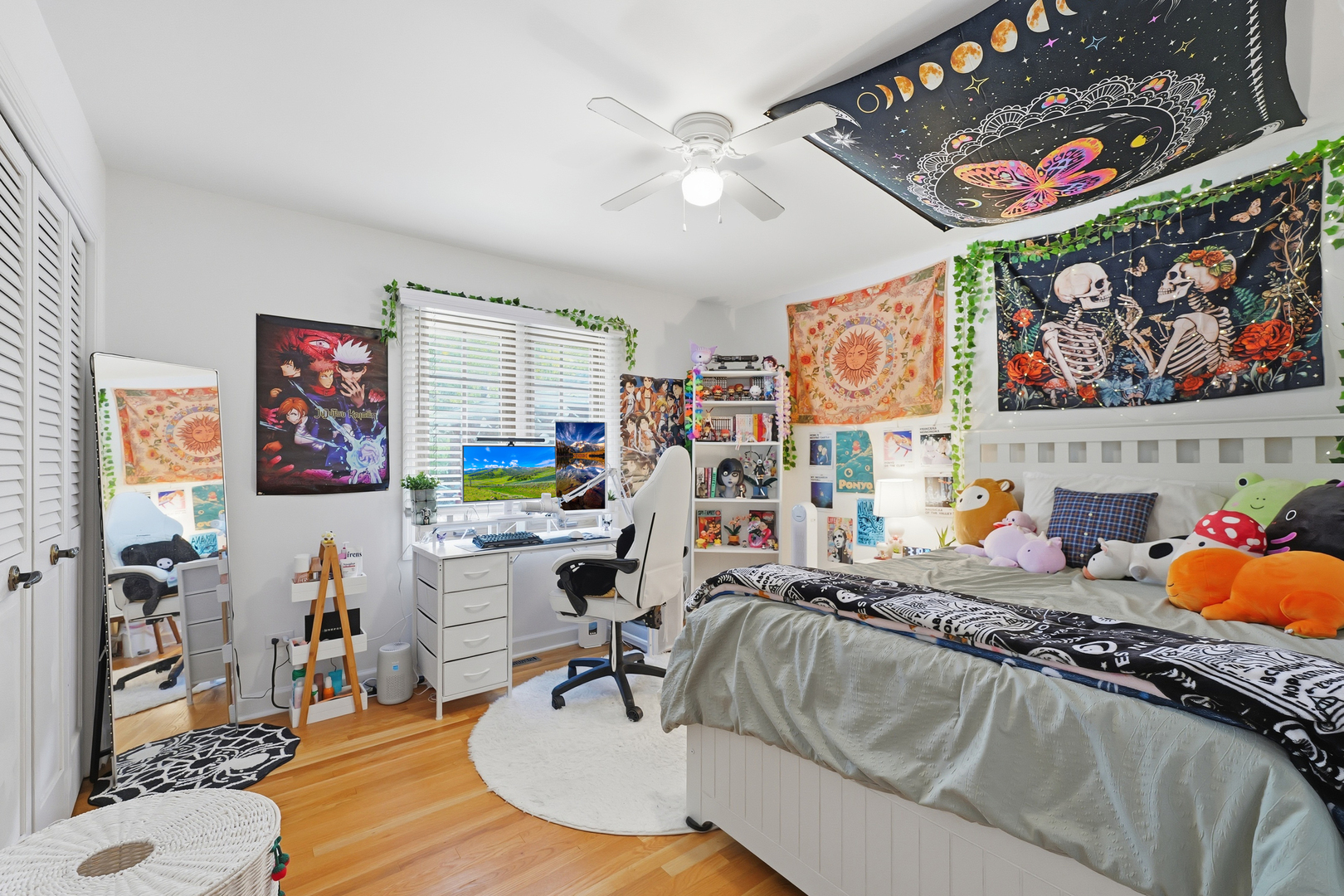 Crete, Illinois, 60417, United States, 4 Bedrooms Bedrooms, ,3 BathroomsBathrooms,Residential,For Sale,1989457