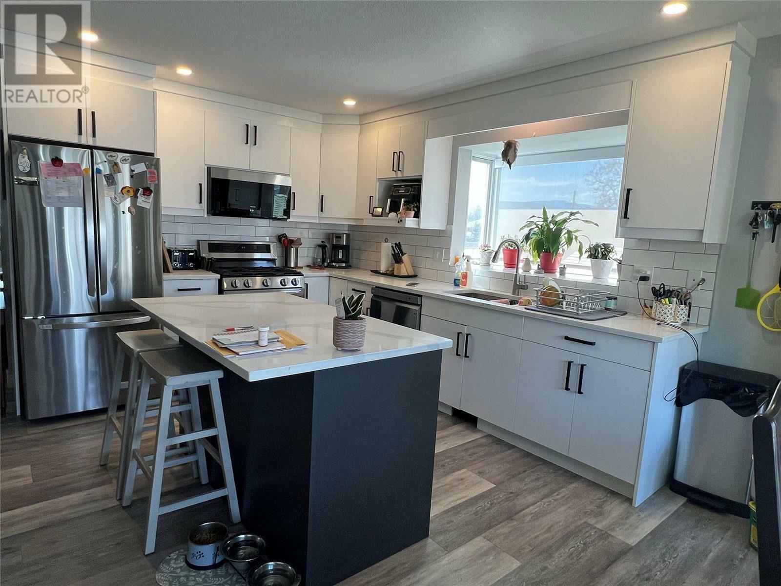 KAMLOOPS, British Columbia, V2B 5N1, CA, 5 Bedrooms Bedrooms, ,3 BathroomsBathrooms,Residential,For Sale,1838666