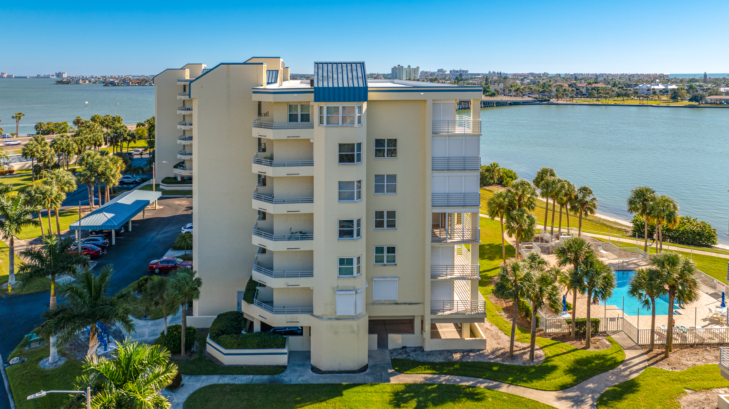 South Pasadena, Florida, 33707, United States, 2 Bedrooms Bedrooms, ,2 BathroomsBathrooms,Residential,For Sale,1987070