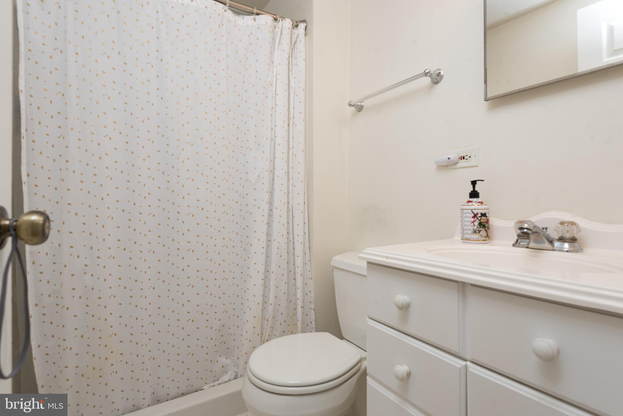 Manassas, Virginia, 20110, United States, 4 Bedrooms Bedrooms, ,3 BathroomsBathrooms,Residential,For Sale,1981069