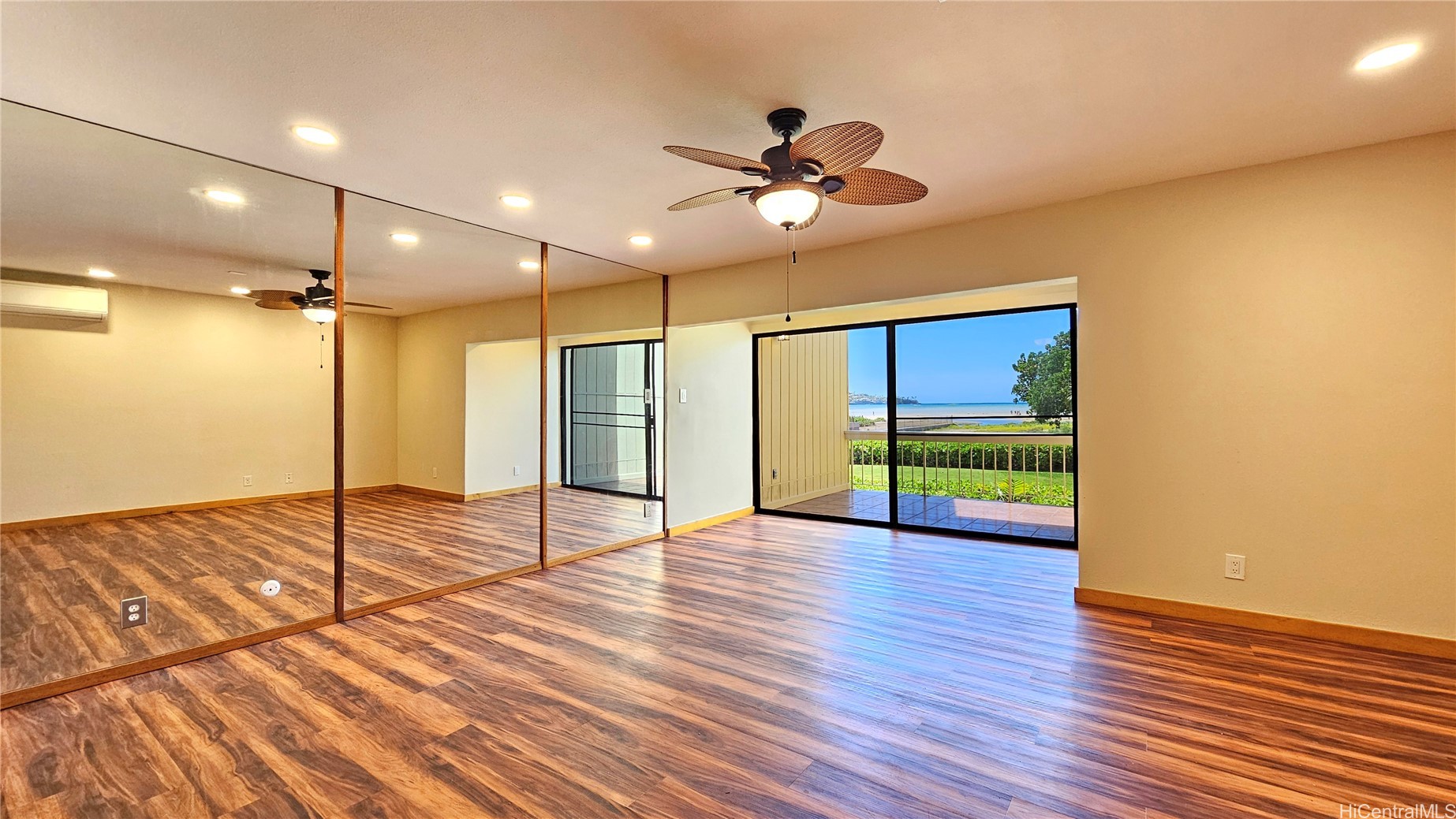 Honolulu, Hawaii, 96821, United States, 2 Bedrooms Bedrooms, ,3 BathroomsBathrooms,Residential,For Sale,1838475