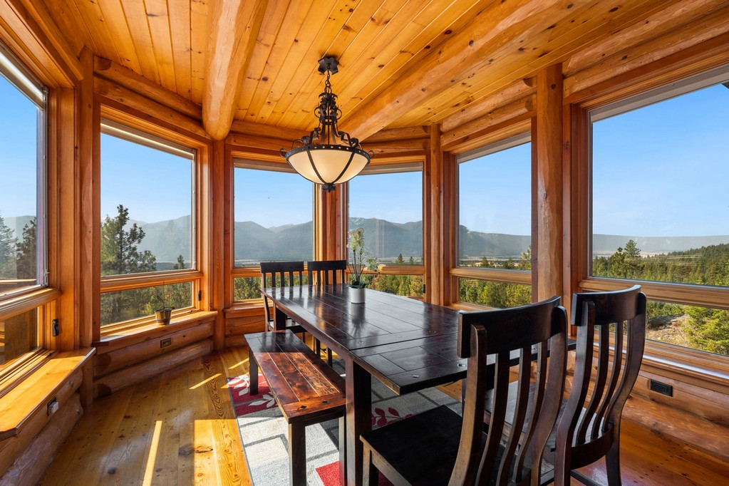 Bonners Ferry, Idaho, 83805, United States, 3 Bedrooms Bedrooms, ,4 BathroomsBathrooms,Residential,For Sale,1984473