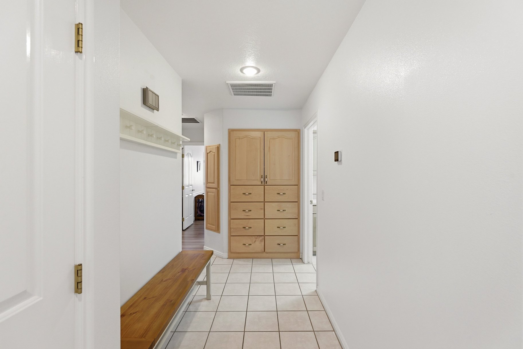  Peaceful Cul-De-Sac Living: Single-Level Home Against Red Rock Views - 物件實景