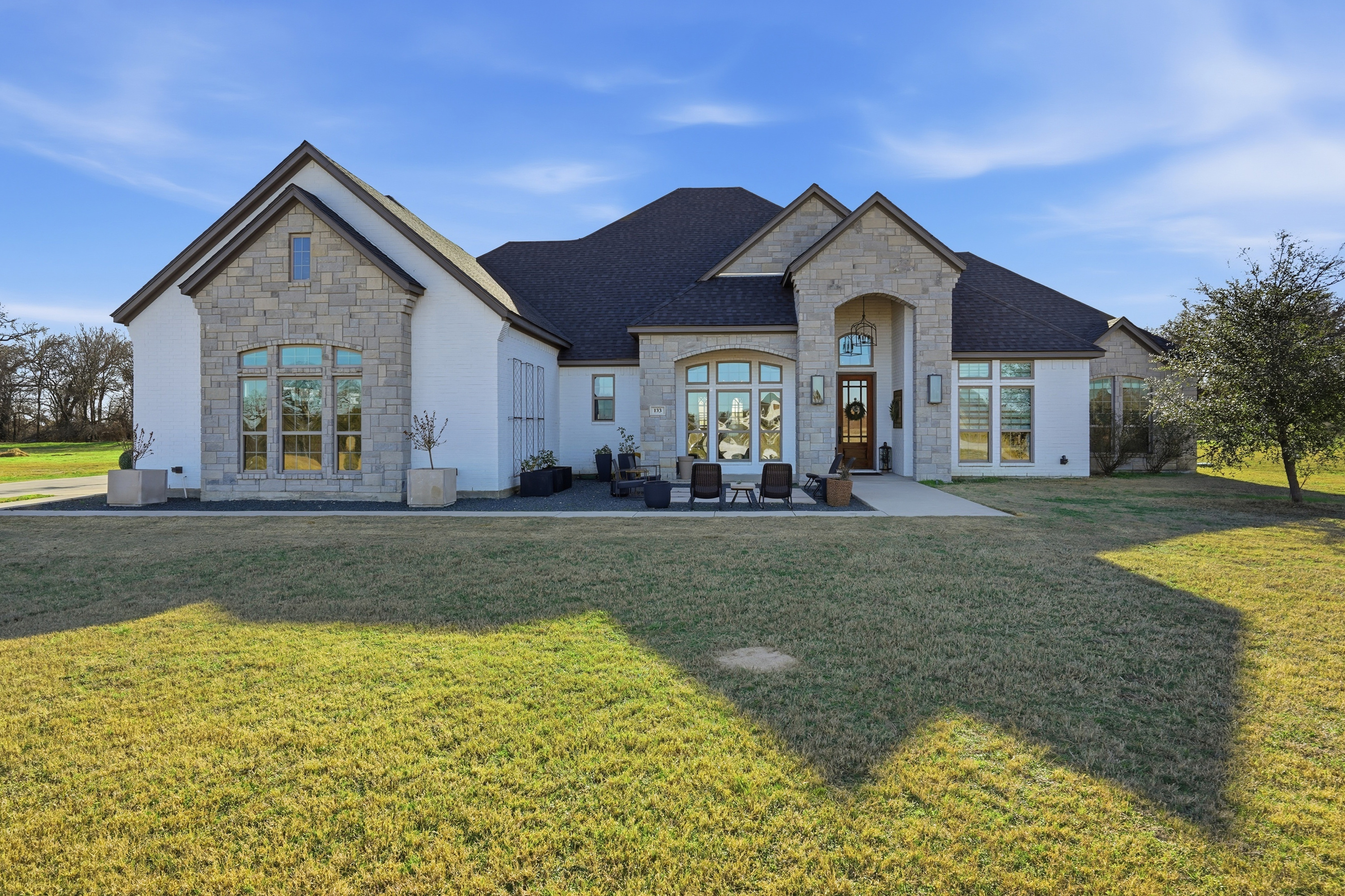  a private gated retreat where  luxury meets texas tranquility - 物件實景