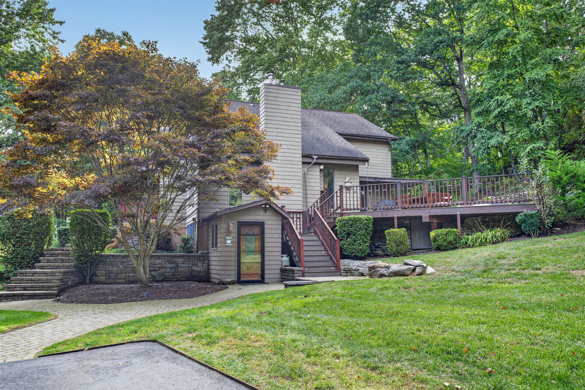 Modern Living and Effortless Entertaining Tucked Away on 1.5 Acres - 物件實景