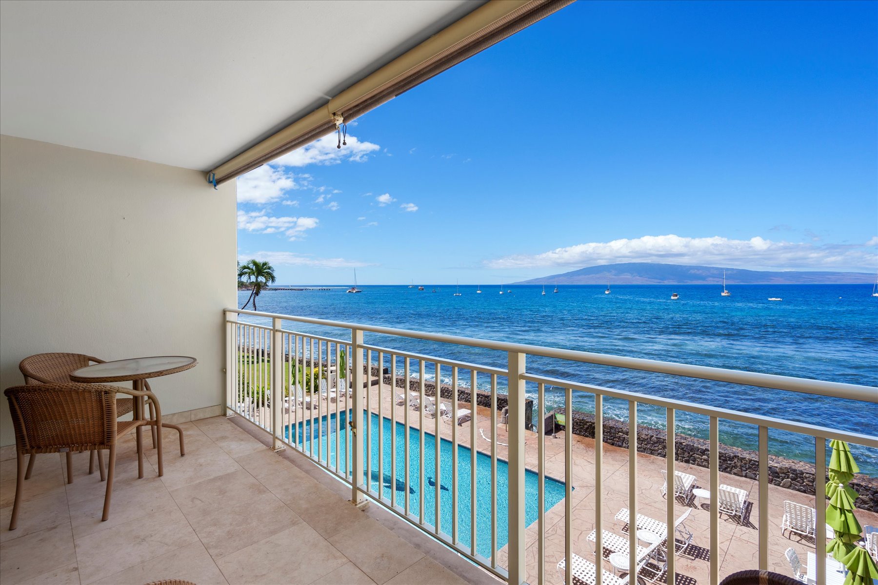 Watch the Whales from this Oceantfront Maui Condo 