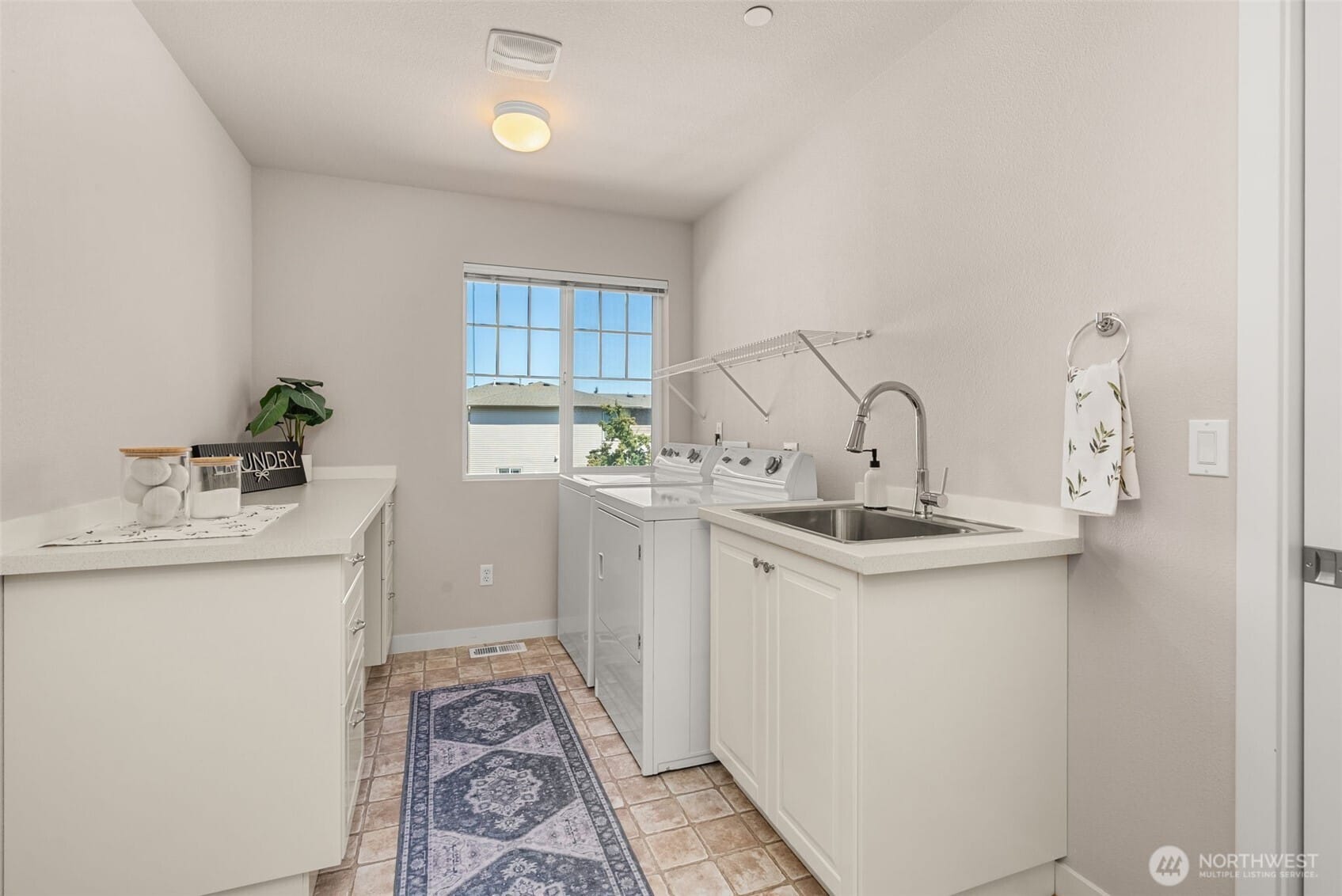 Dupont, Washington, 98327, United States, 4 Bedrooms Bedrooms, ,4 BathroomsBathrooms,Residential,For Sale,1917731