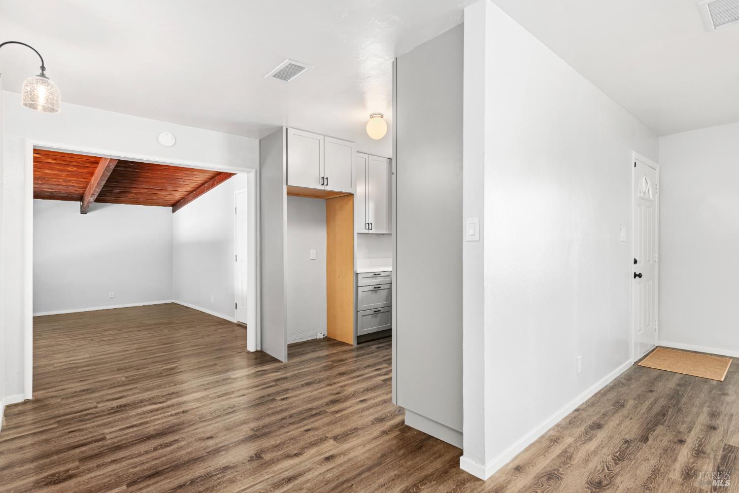 Vacaville, California, 95688, United States, 3 Bedrooms Bedrooms, ,2 BathroomsBathrooms,Residential,For Sale,2009088