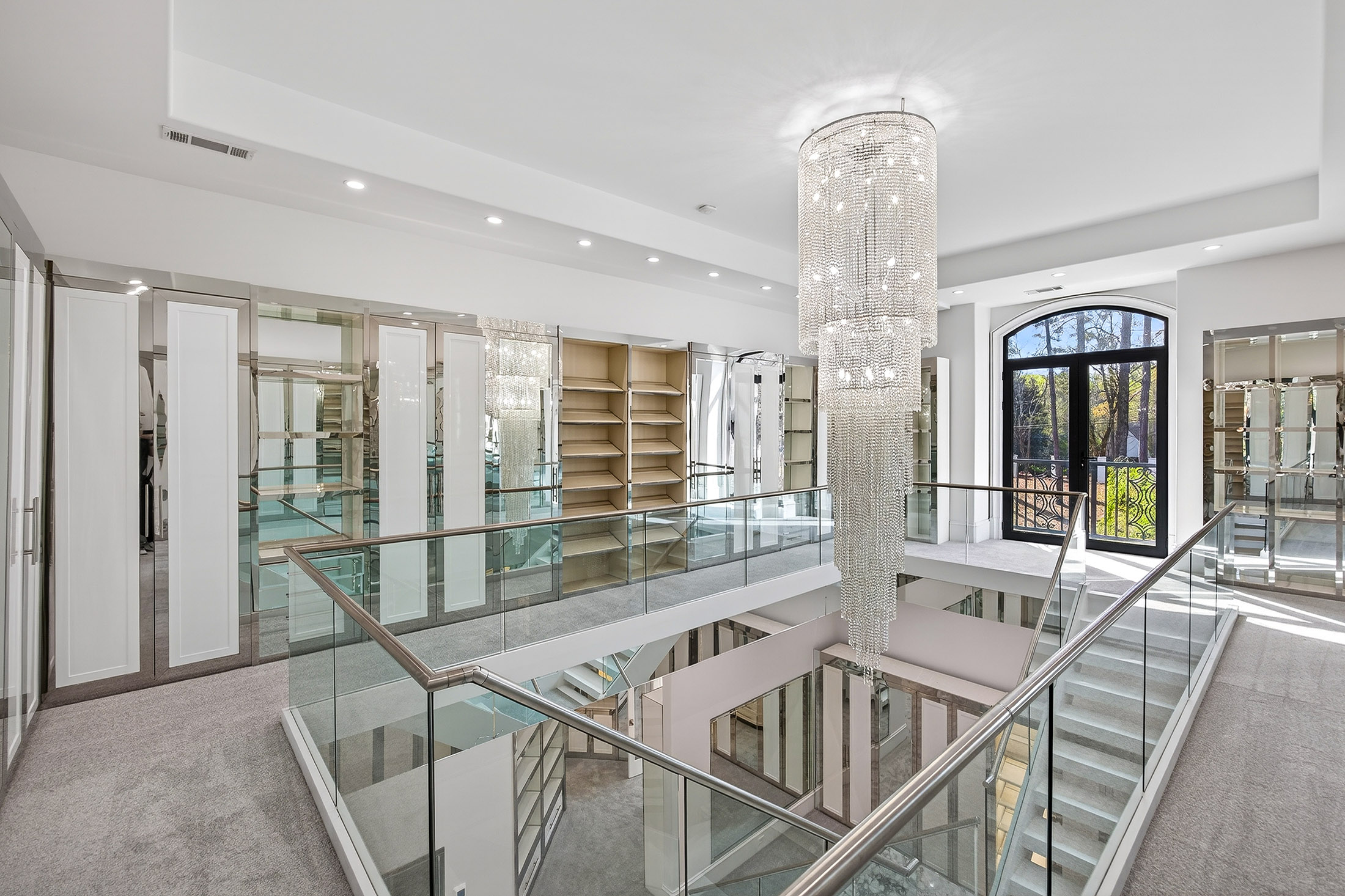  Exceptional Gated Estate with Resort-caliber Grounds - 物件實景