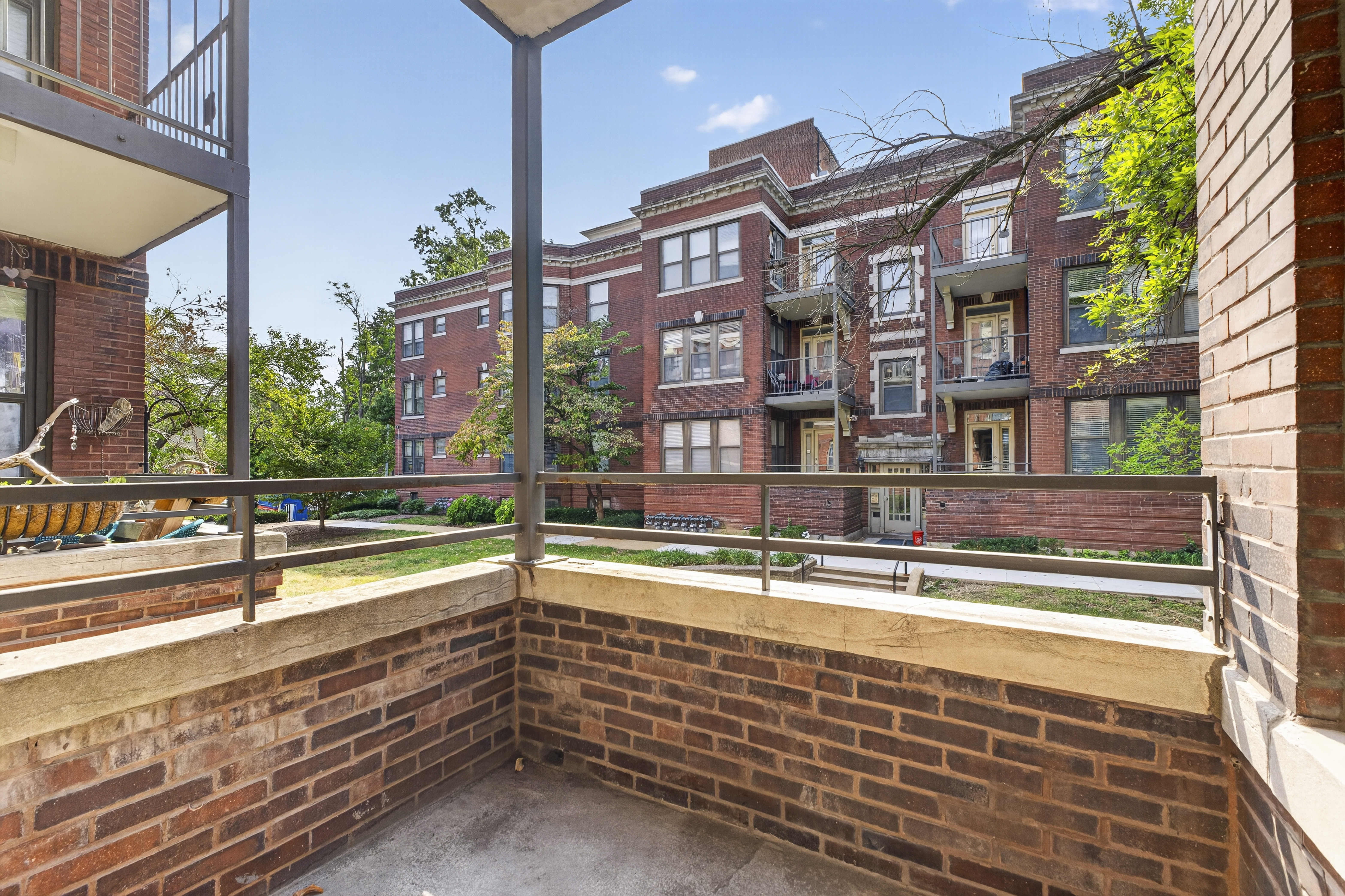  Beautifully maintained first-floor condo. - 物件實景