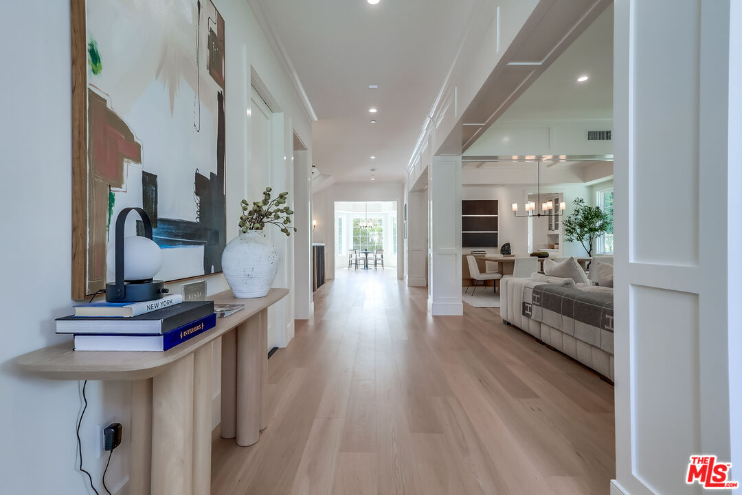 Los Angeles, California, 90049, United States, 7 Bedrooms Bedrooms, ,4 BathroomsBathrooms,Residential,For Sale,1912461