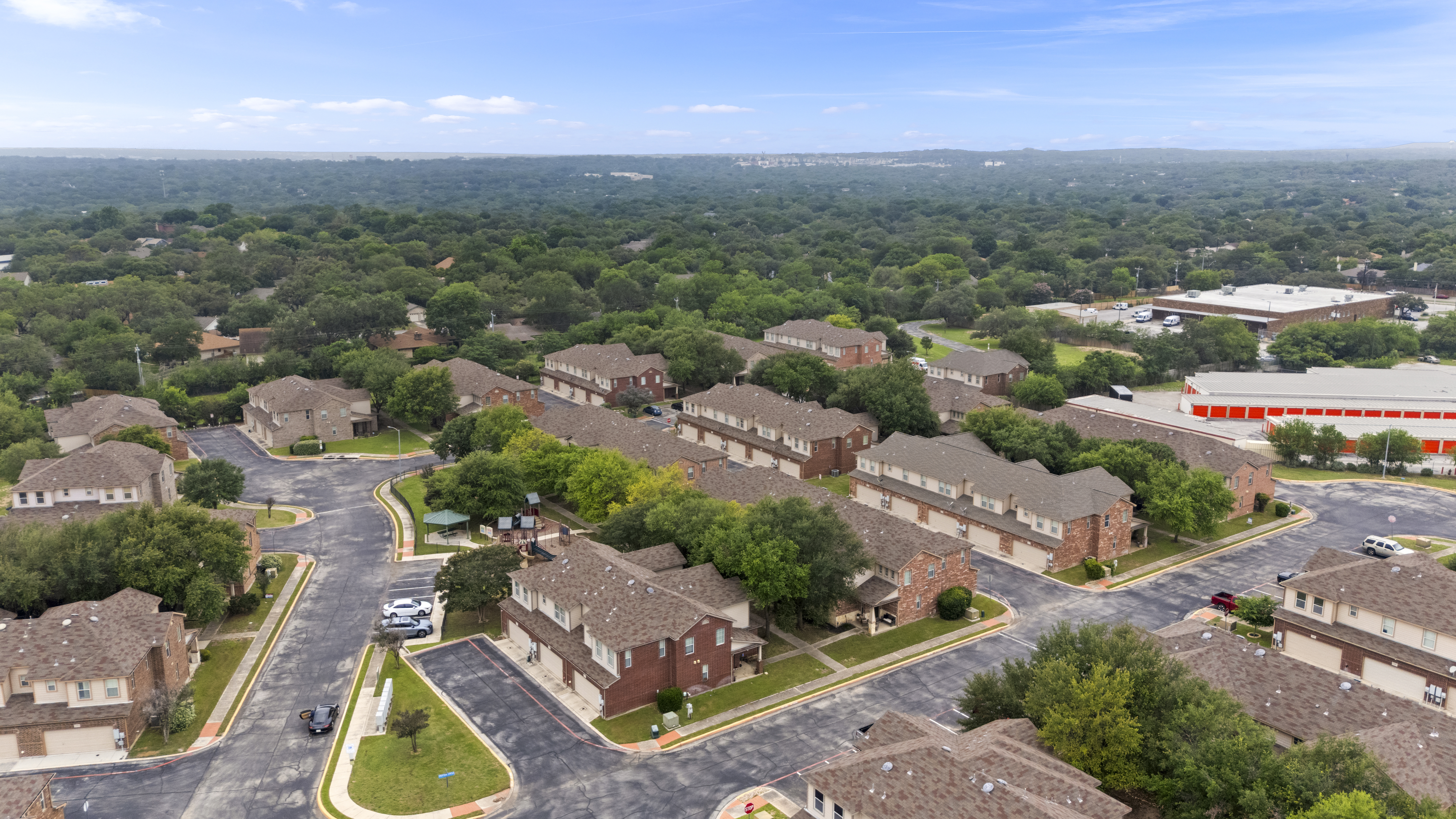  Spacious 3BR Townhome in Prime North San Antonio Location - 物件實景