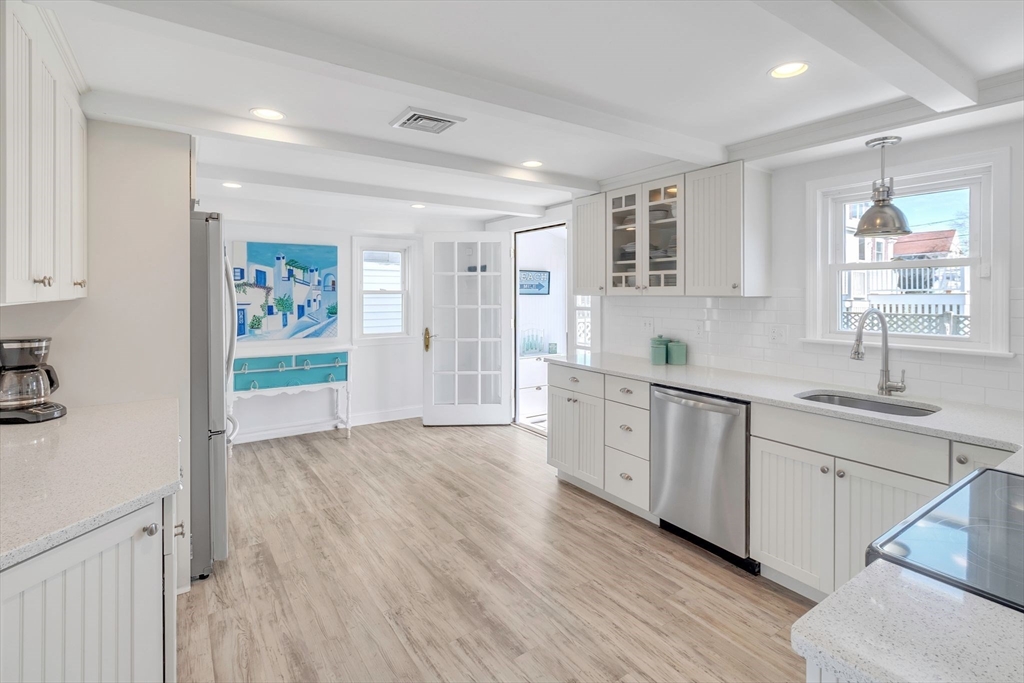 Weymouth, Massachusetts, 02191, United States, 3 Bedrooms Bedrooms, ,2 BathroomsBathrooms,Residential,For Sale,1876021