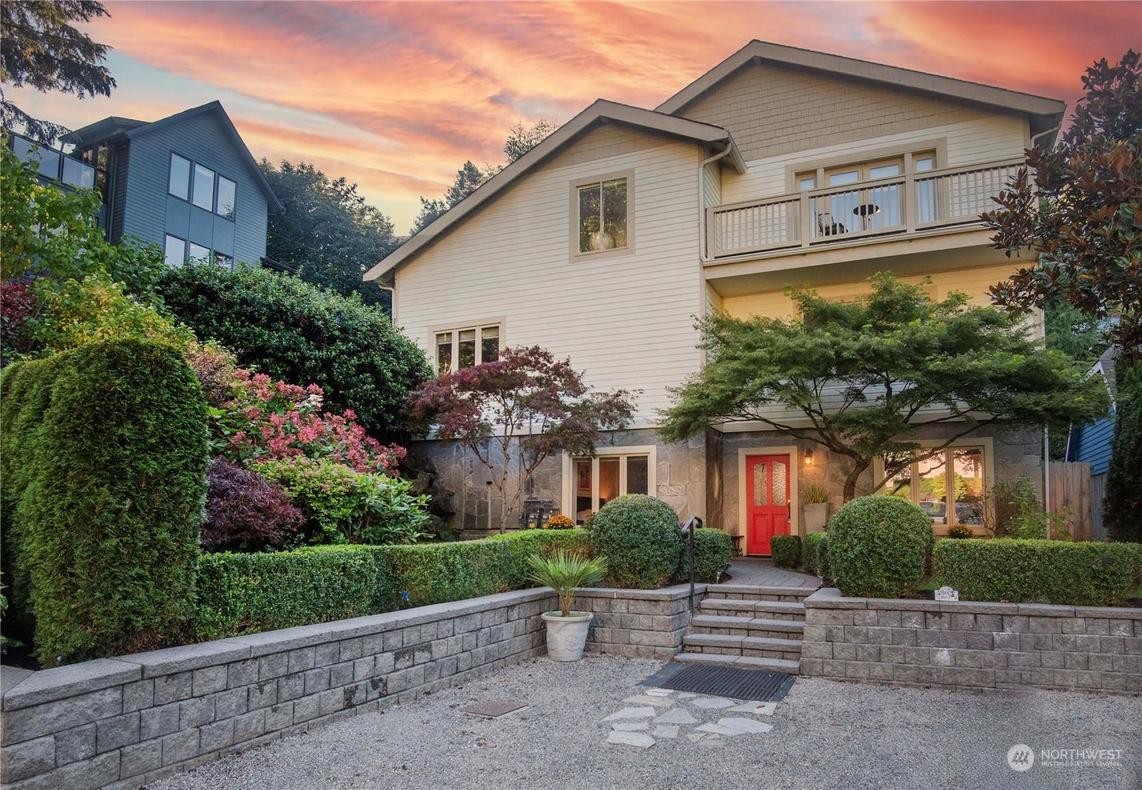 2601 3RD AVENUE N, SEATTLE, Washington, 98109, United States, 4 Bedrooms Bedrooms, ,4 BathroomsBathrooms,Residential,For Sale,2601 3RD AVENUE N,1616914