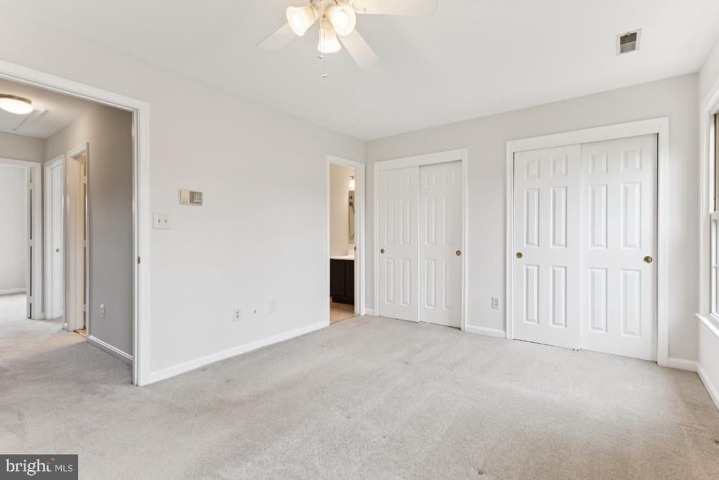 Centreville, Virginia, 20120, United States, 4 Bedrooms Bedrooms, ,4 BathroomsBathrooms,Residential,For Sale,1944825