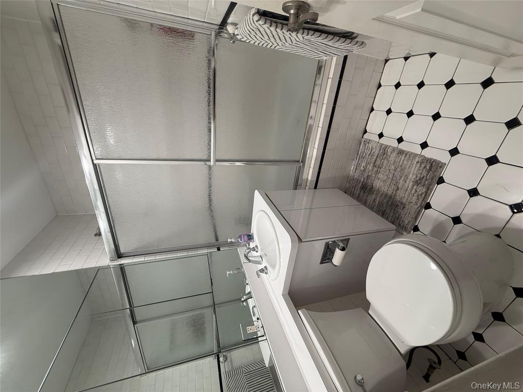 Bayside, New York, 11360, United States, 3 Bedrooms Bedrooms, ,3 BathroomsBathrooms,Residential,For Sale,1937207
