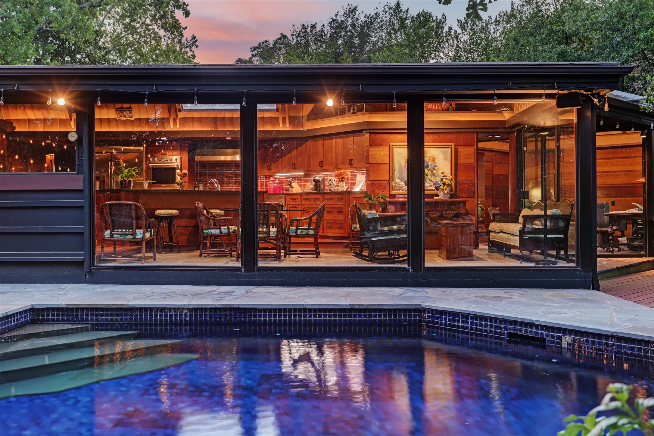  8 Tiel Way - 物件實景