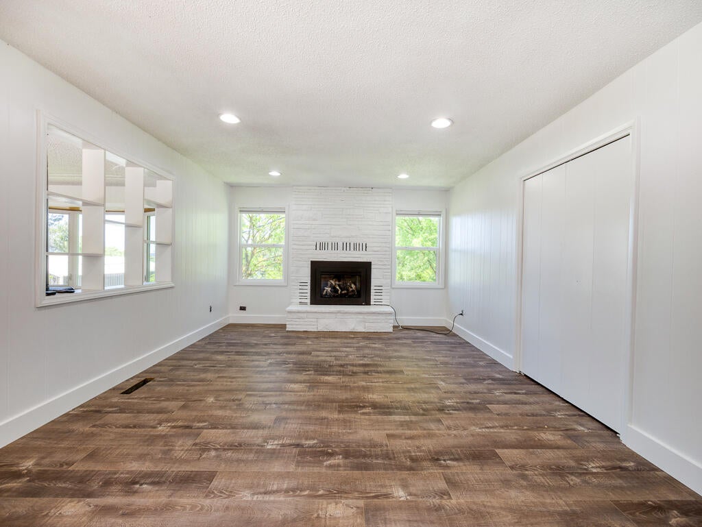 Klamath Falls, Oregon, 97601, United States, 3 Bedrooms Bedrooms, ,3 BathroomsBathrooms,Residential,For Sale,1859648