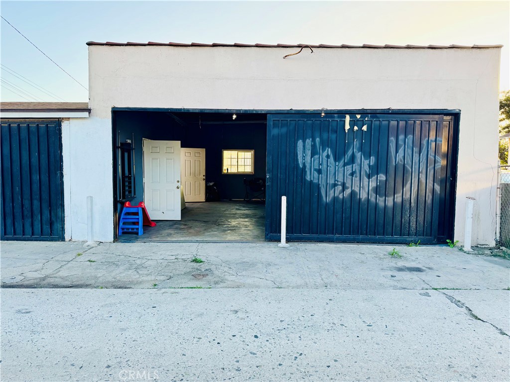 Los Angeles, California, 90023, United States, 4 Bedrooms Bedrooms, ,3 BathroomsBathrooms,Residential,For Sale,2013063