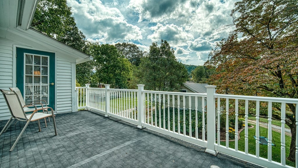 Andrews, North Carolina, 28901, United States, 5 Bedrooms Bedrooms, ,4 BathroomsBathrooms,Residential,For Sale,1912195