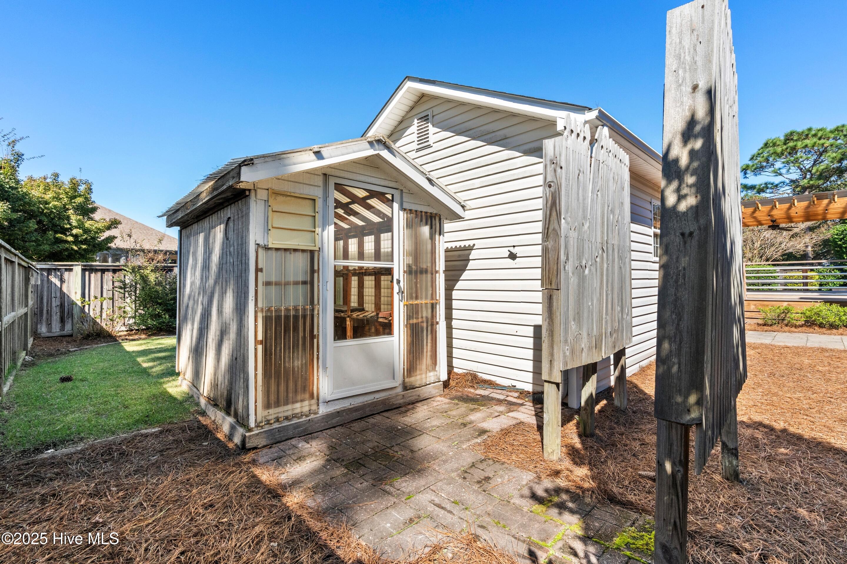 Wilmington, North Carolina, 28409, United States, 4 Bedrooms Bedrooms, ,3 BathroomsBathrooms,Residential,For Sale,1967637