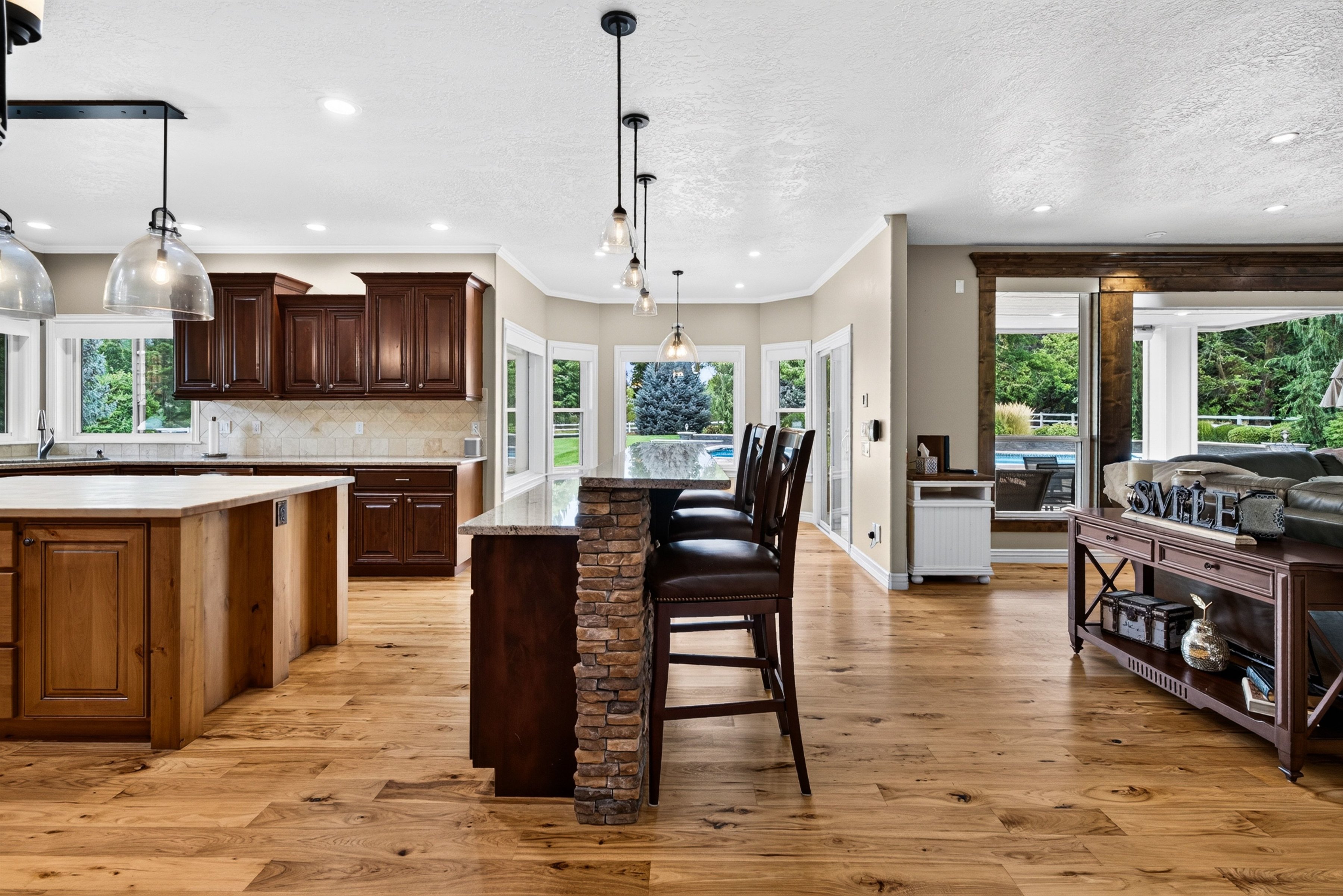  Exceptional Eagle Property - 物件實景