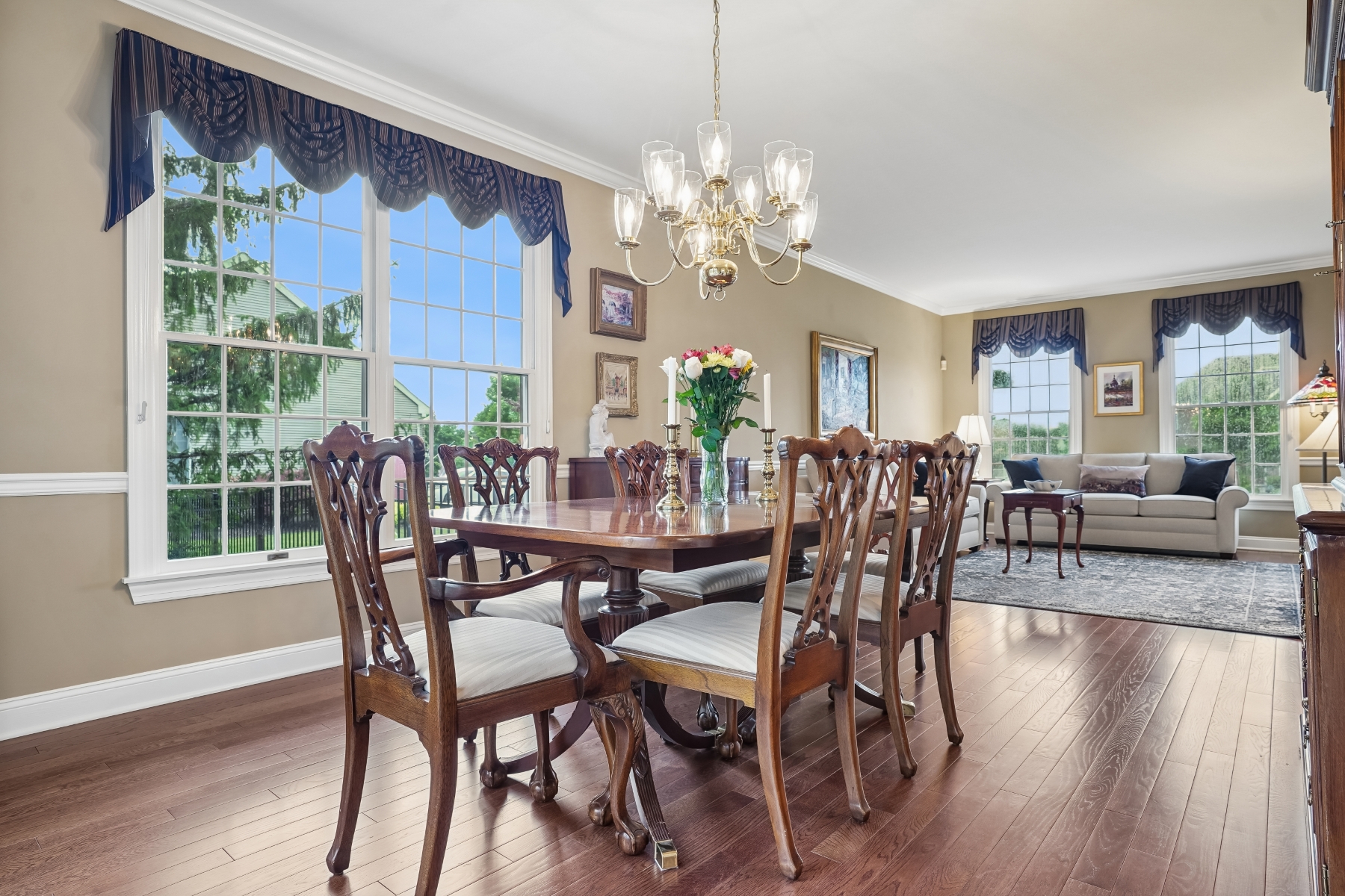 ?Staats Farm? Colonial Blends Classic Charm with Modern Updates - 物件實景